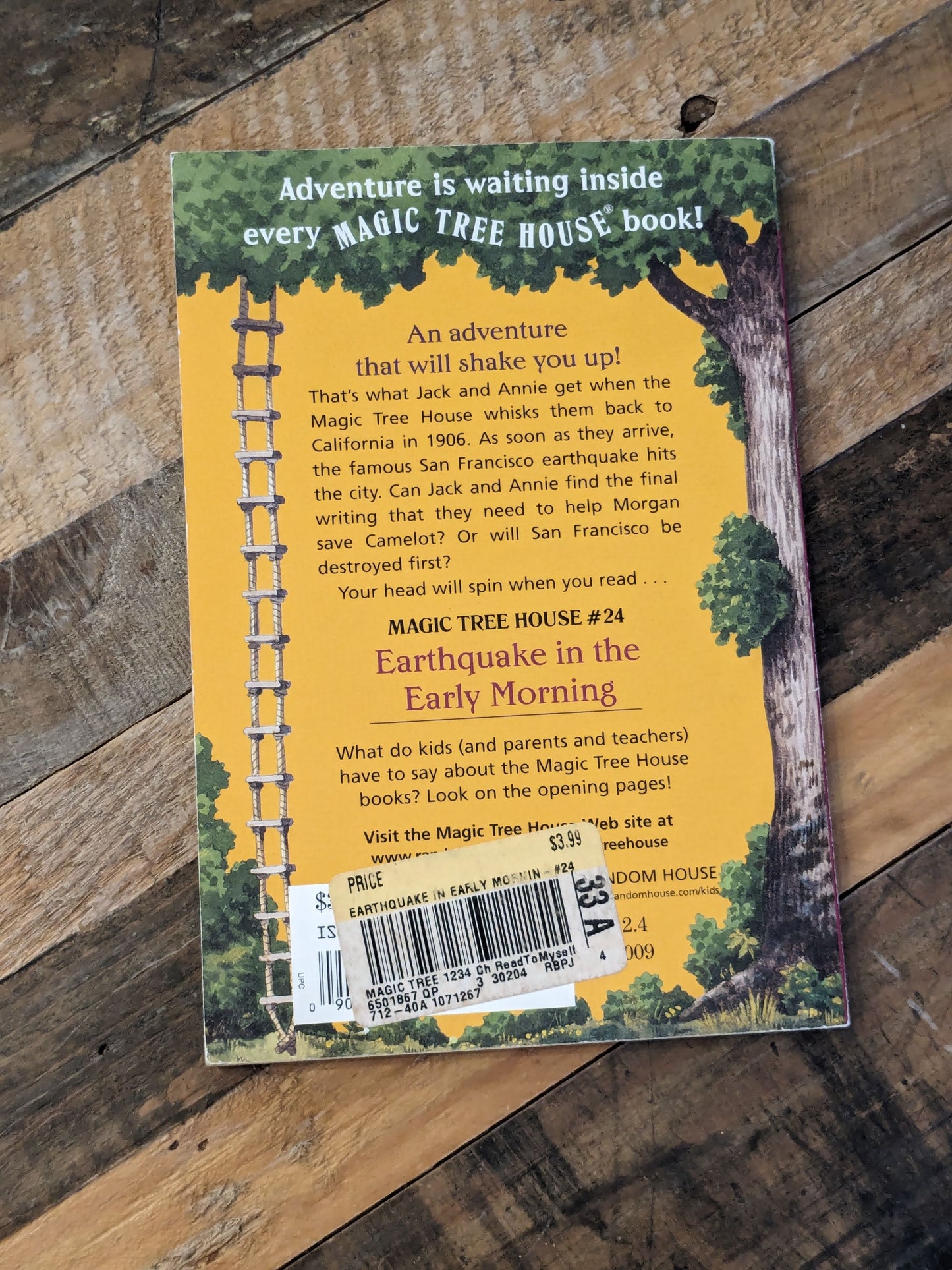 Earthquake in the Early Morning (Magic Tree House #24) by Mary Pope Osborne - Paperback