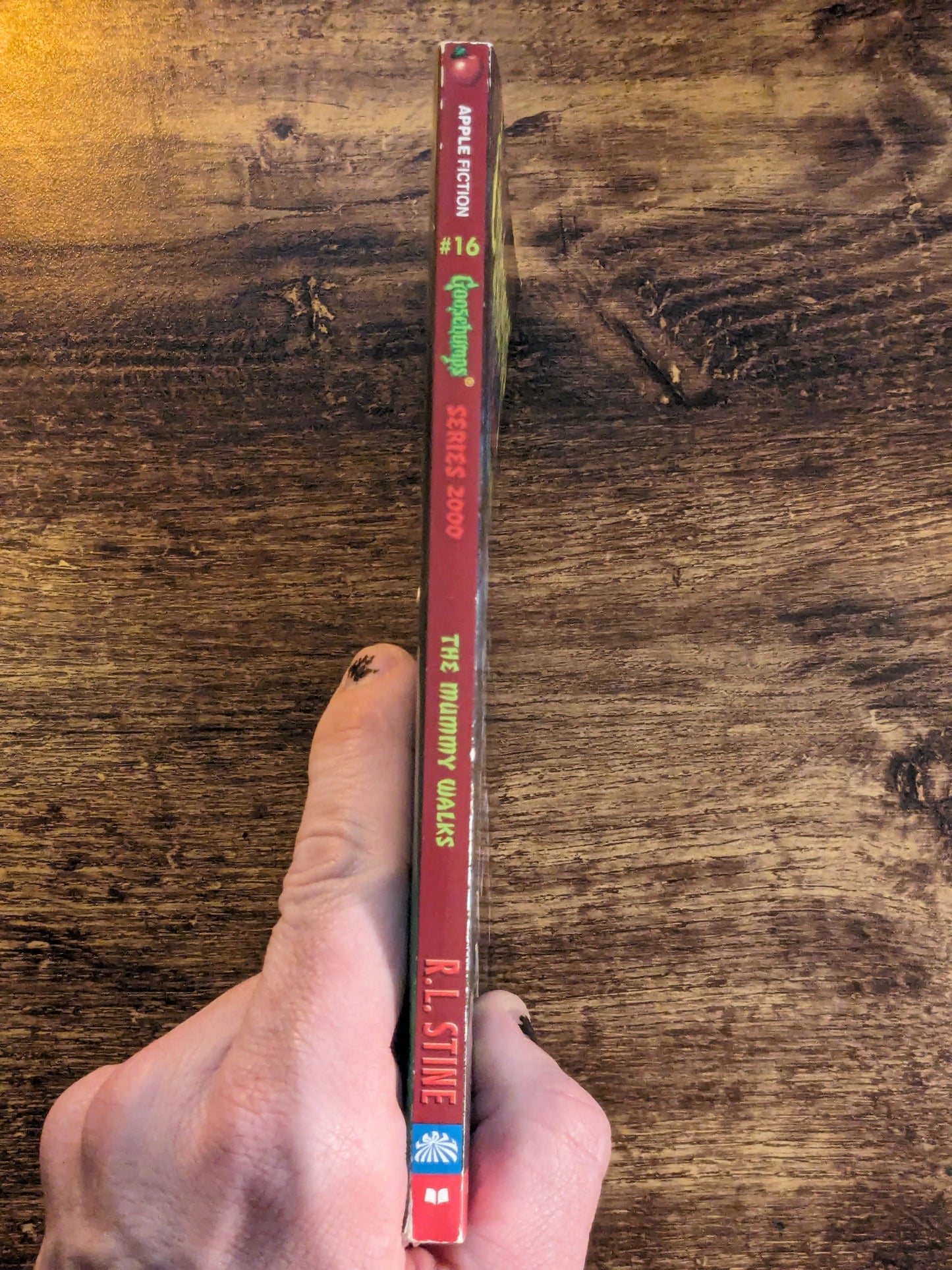 Mummy Walks, The (Goosebumps 2000 #16) by R.L. Stine - Vintage Paperback