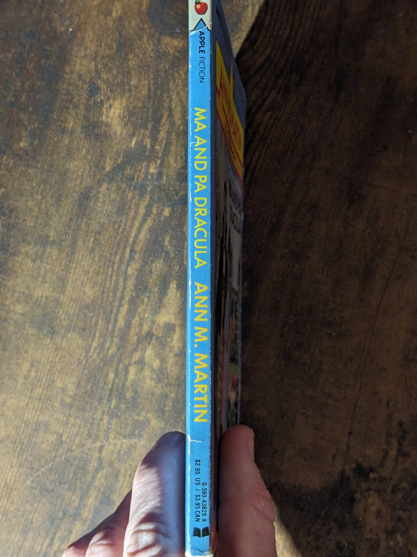 Ma and Pa Dracula (Vintage Paperback) by Ann M. Martin