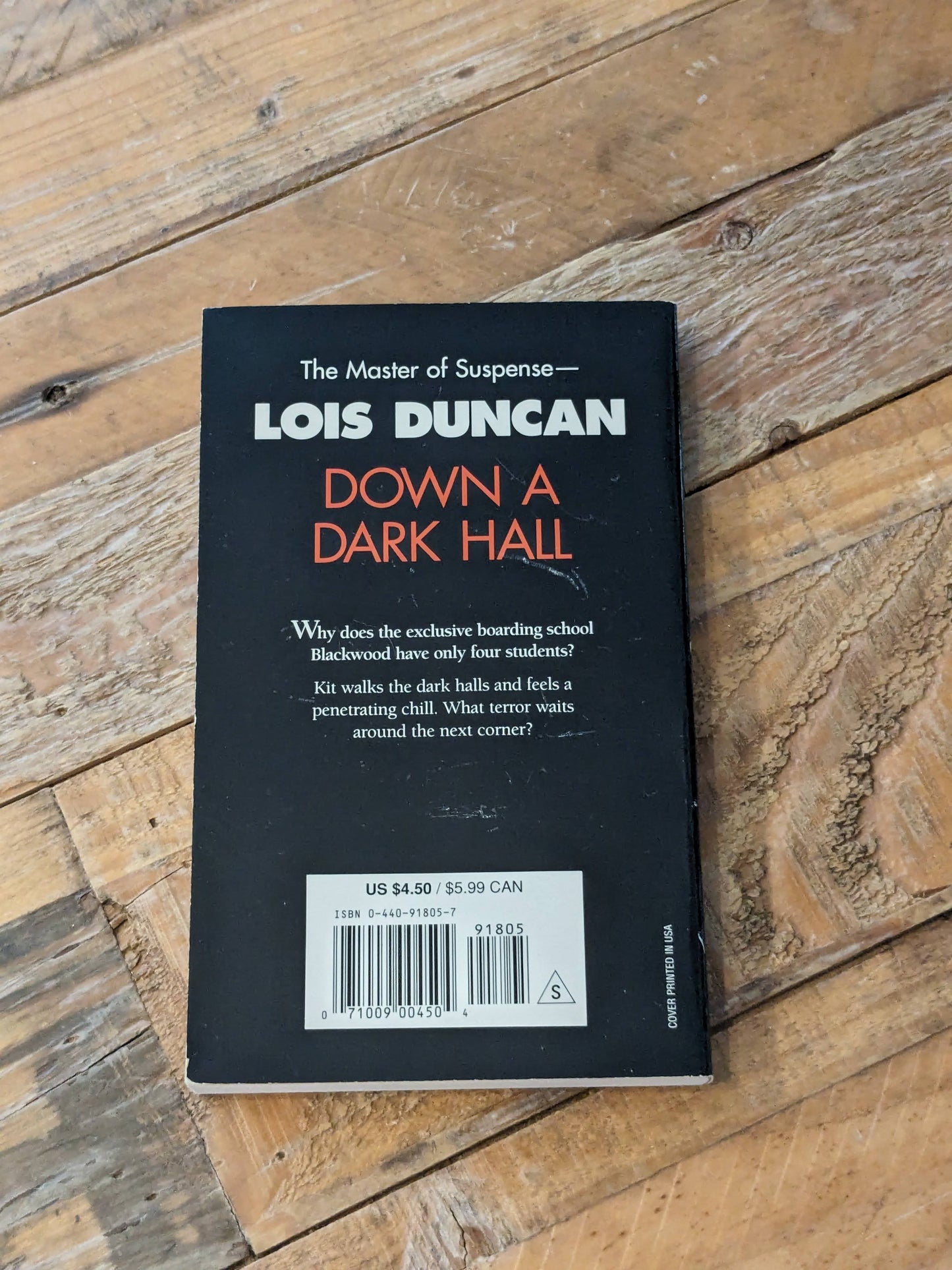 Down a Dark Hall (Vintage Paperback) by Lois Duncan