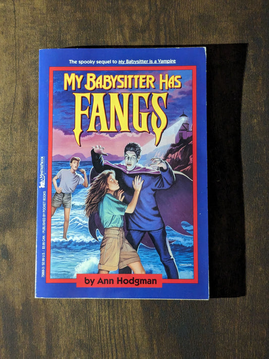 My Babysitter Has Fangs (My Babysitter is a Vampire #2) by Ann Hodgman - Vintage Paperback