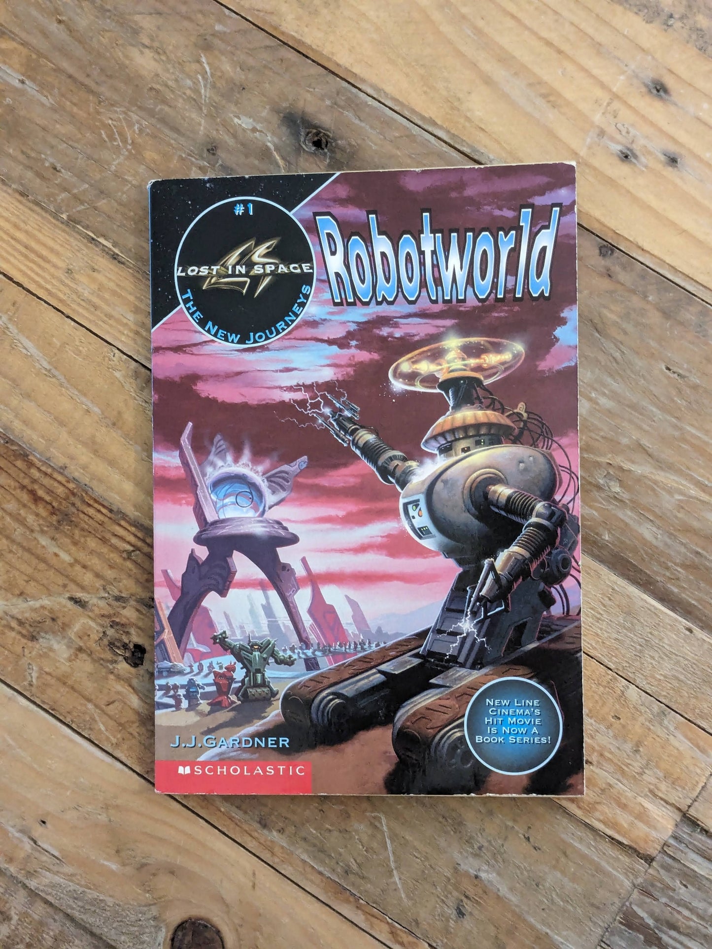 Robotworld (Lost in Space: The New Journeys #1) by J.J. Gardner
