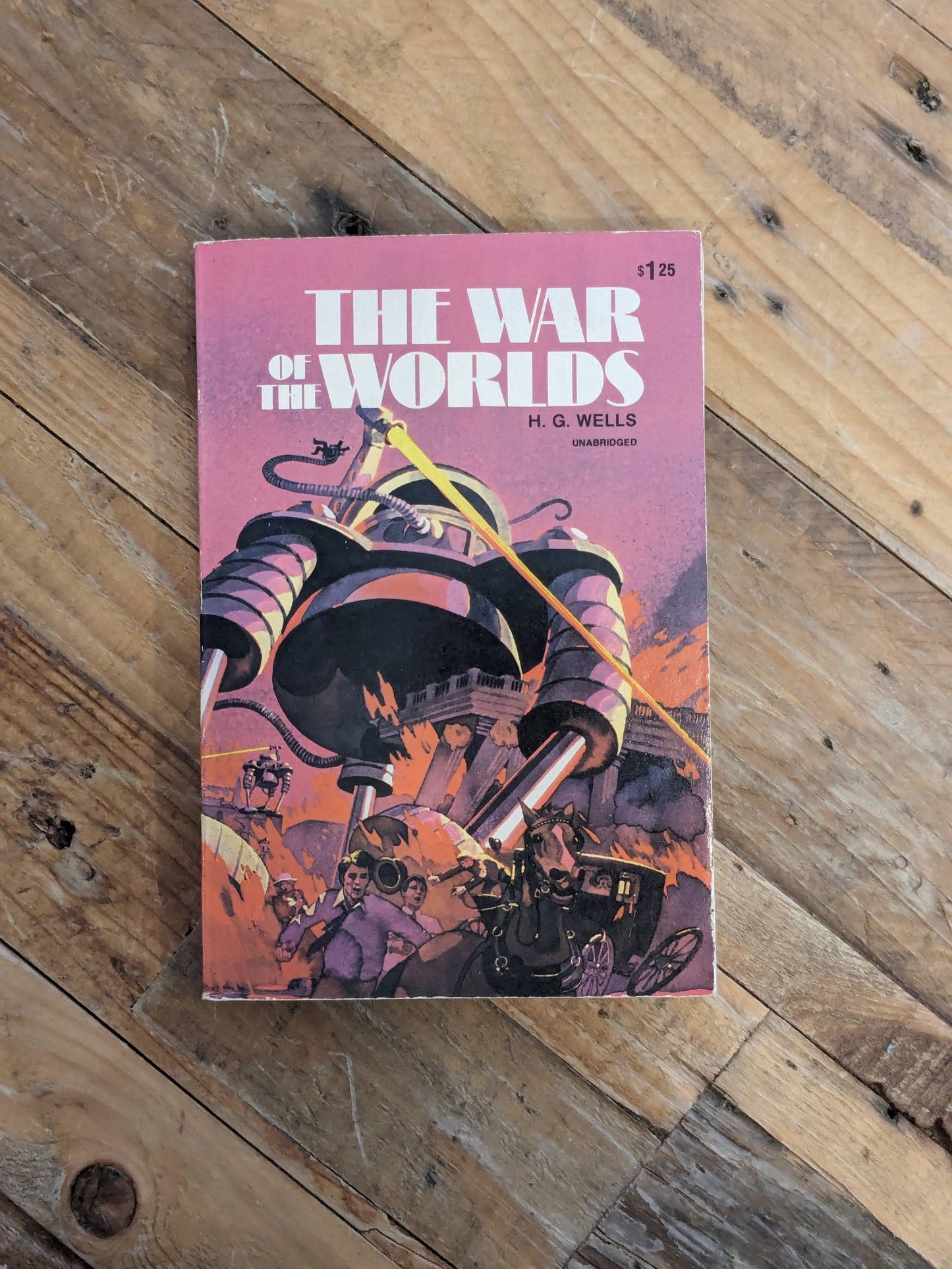 War of the Worlds (Vintage Paperback) by H.G. Wells