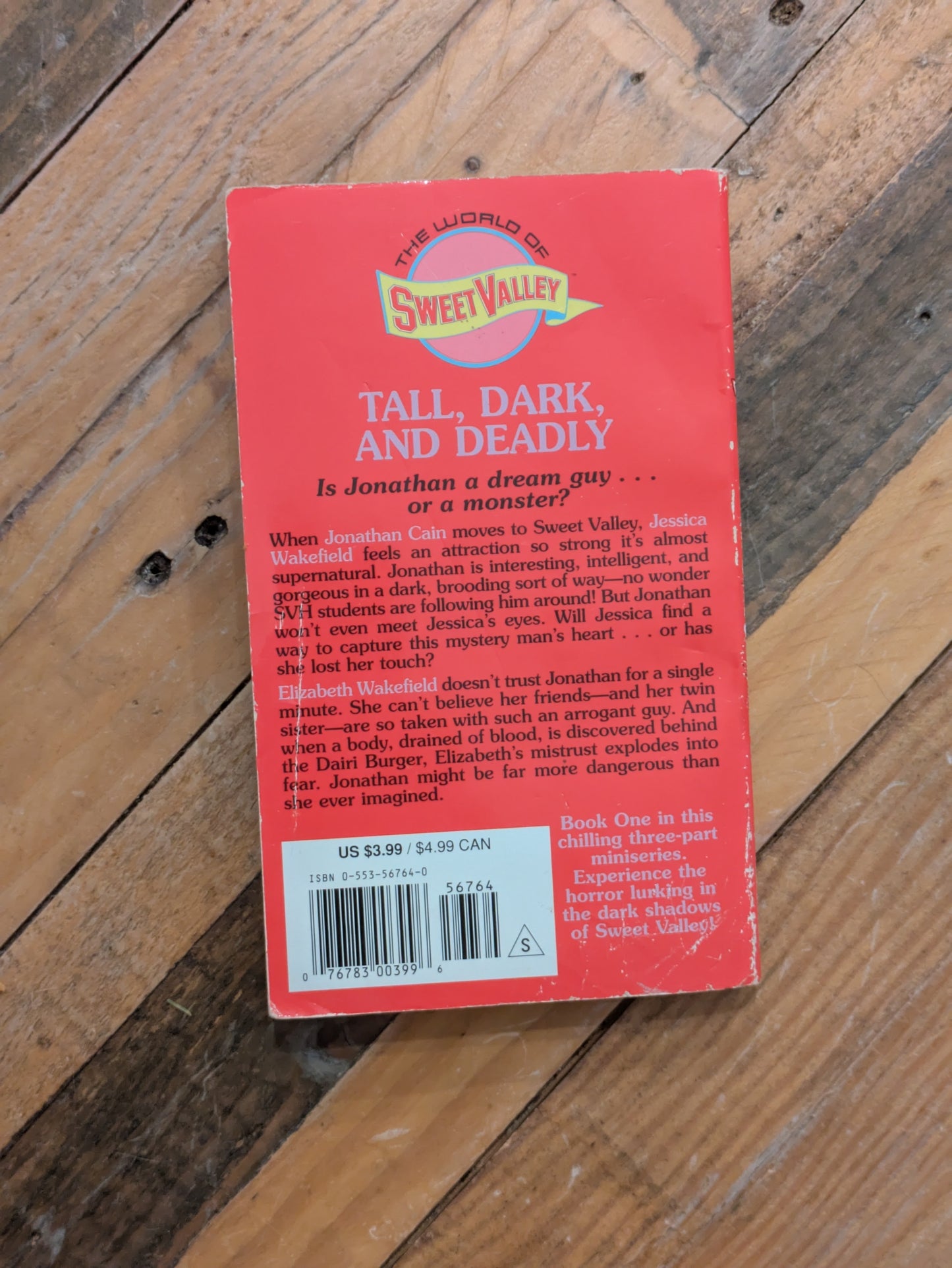 Tall, Dark, and Deadly (Sweet Valley High #126) by Francine Pascal - Sweet Valley Vampires