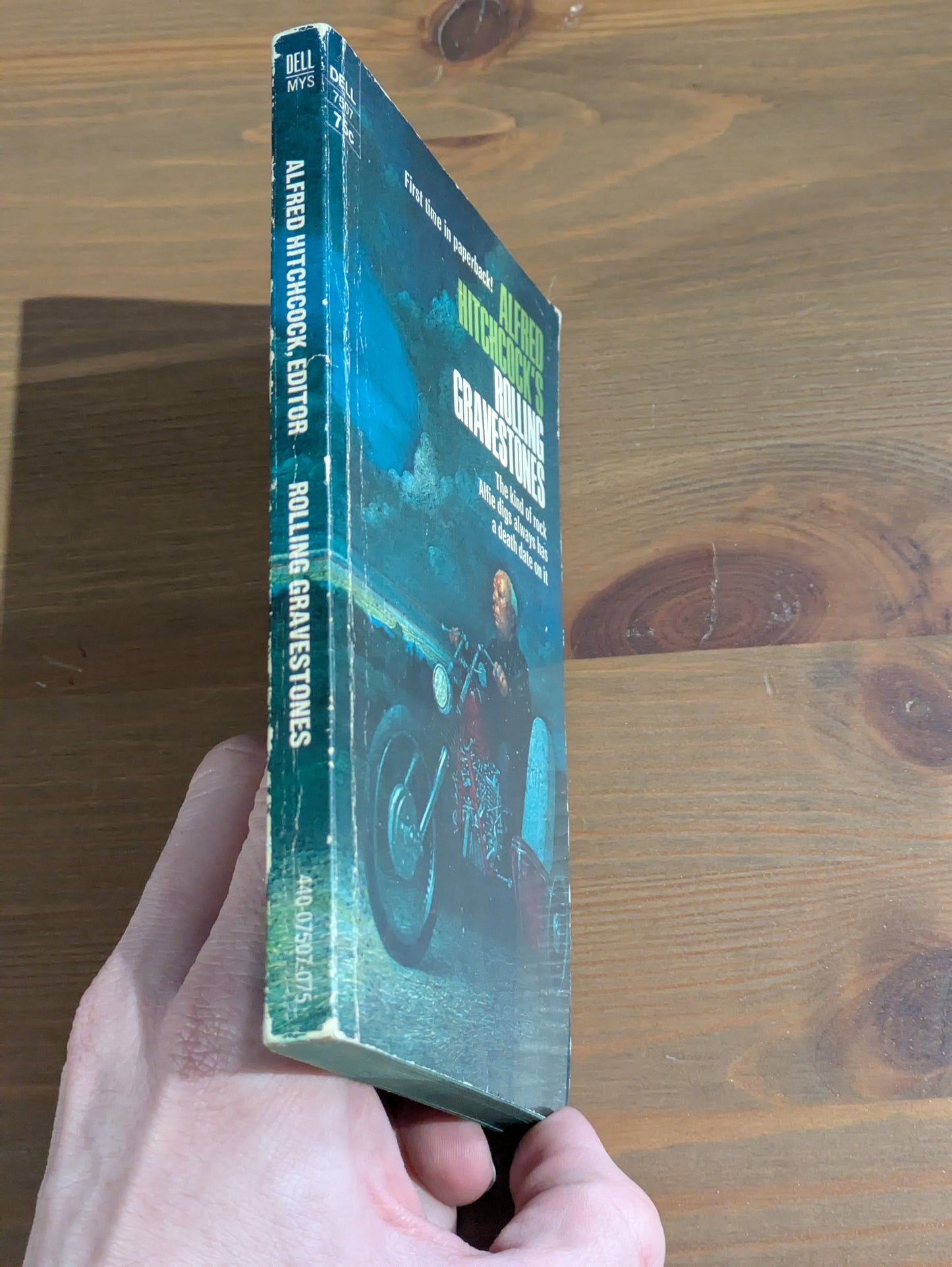Rolling Gravestones (Alfred Hitchcock Presents) Vintage Paperback Anthology