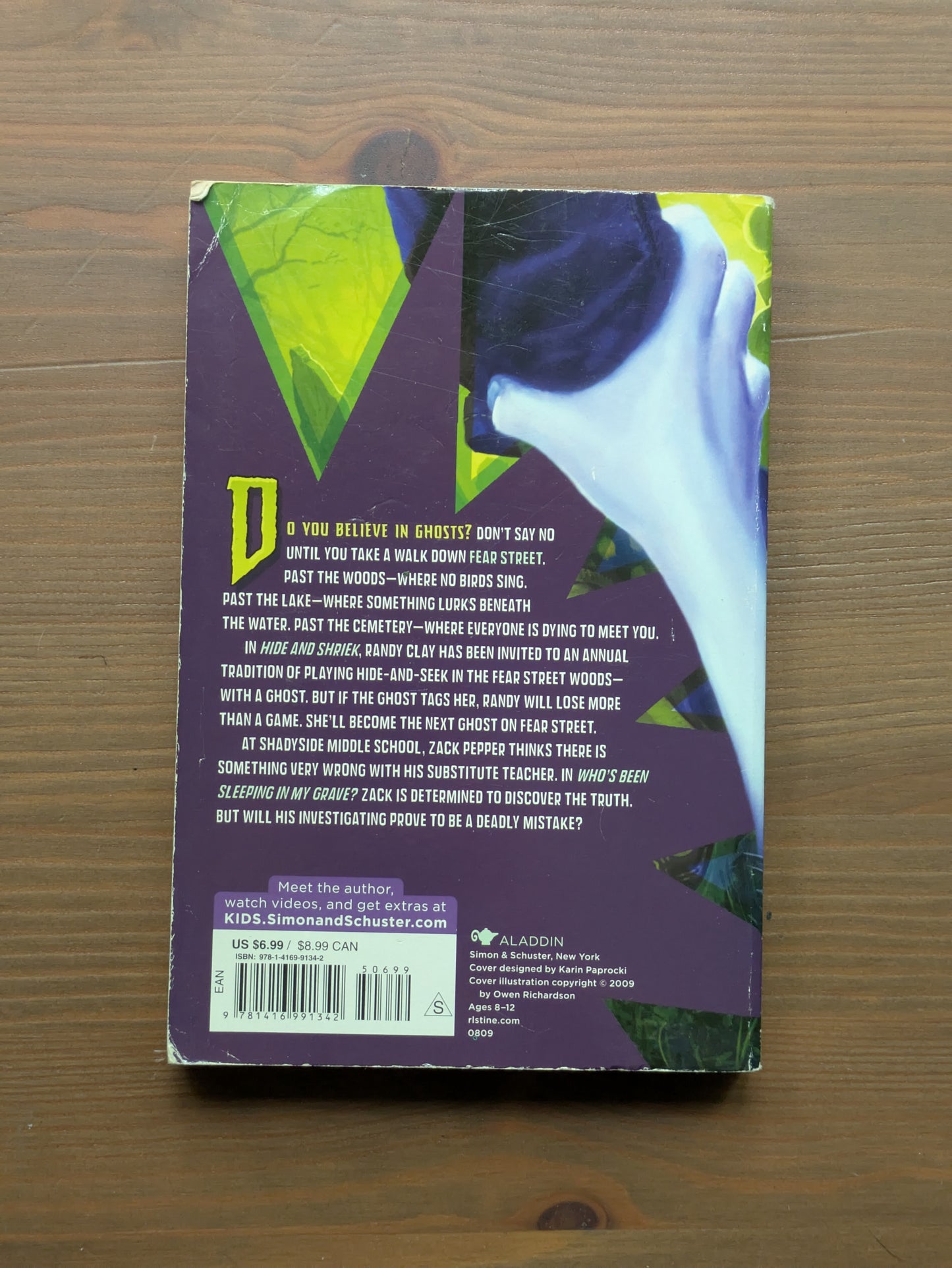 Hide and Shriek/Who's Been Sleeping in My Grave? (Ghosts of Fear Street: Twice Terrifying Tales) by R.L. Stine