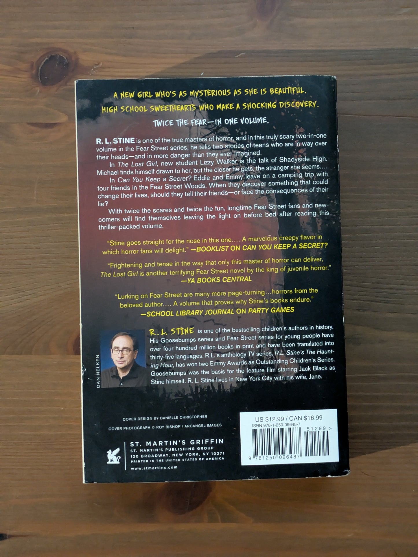 Secrets: The Lost Girl / Can You Keep a Secret? (Fear Street Super Thriller) by R.L. Stine - Paperback