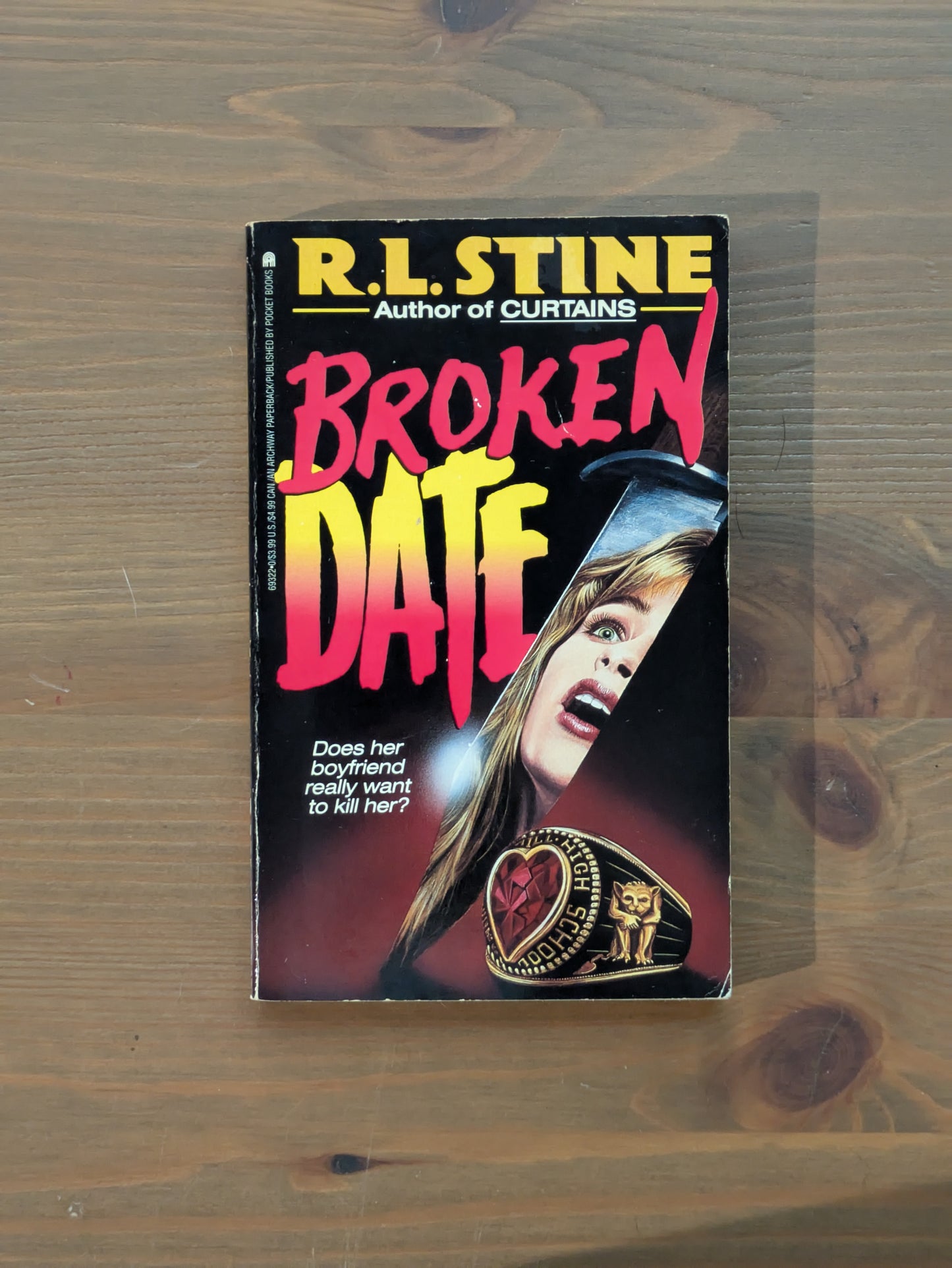 Broken Date (Vintage Paperback) by R.L. Stine