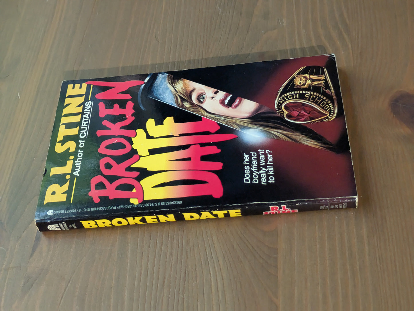 Broken Date (Vintage Paperback) by R.L. Stine