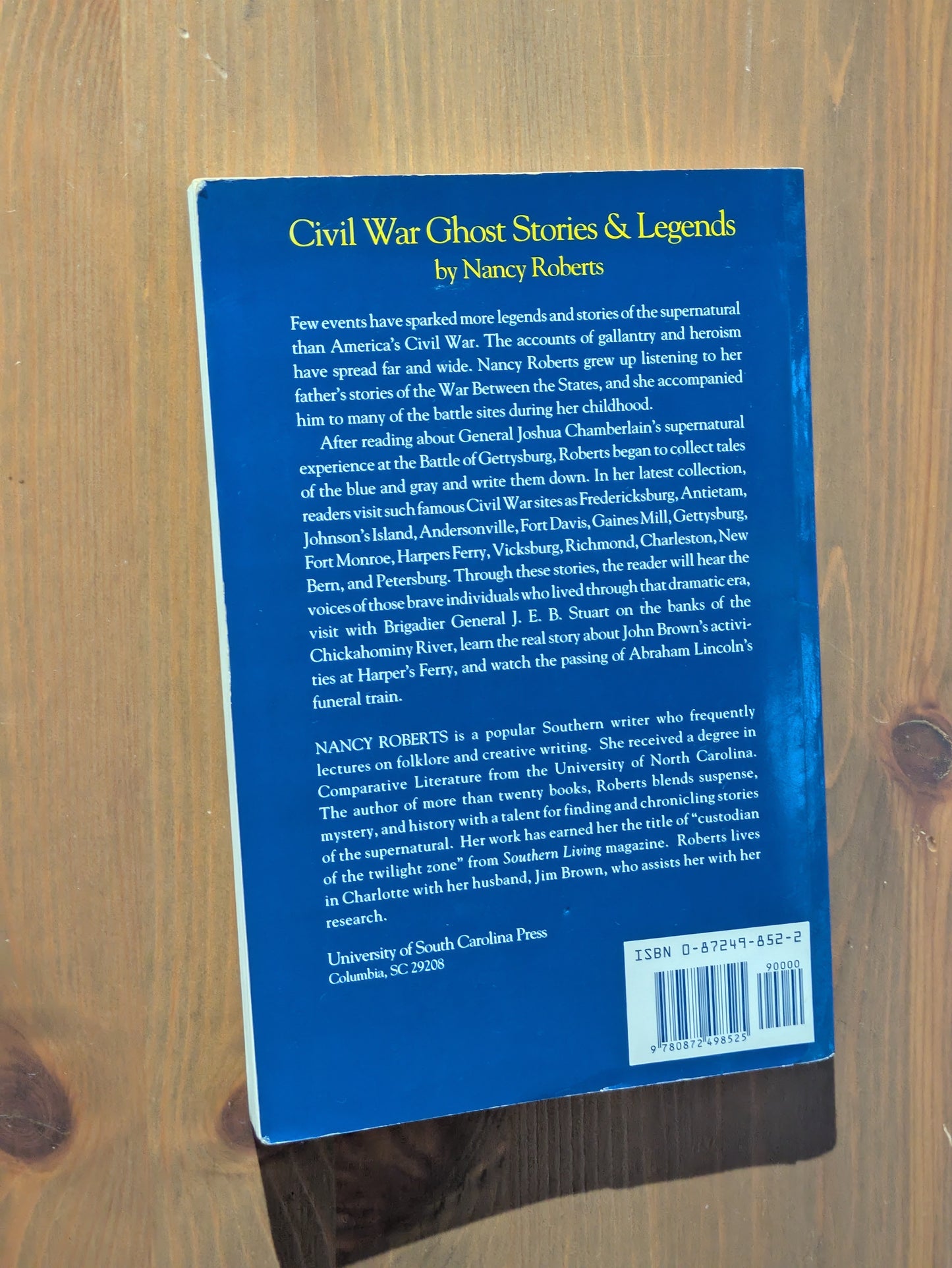 Civil War Ghost Stories and Legends (Vintage Paperback) by Nancy Roberts