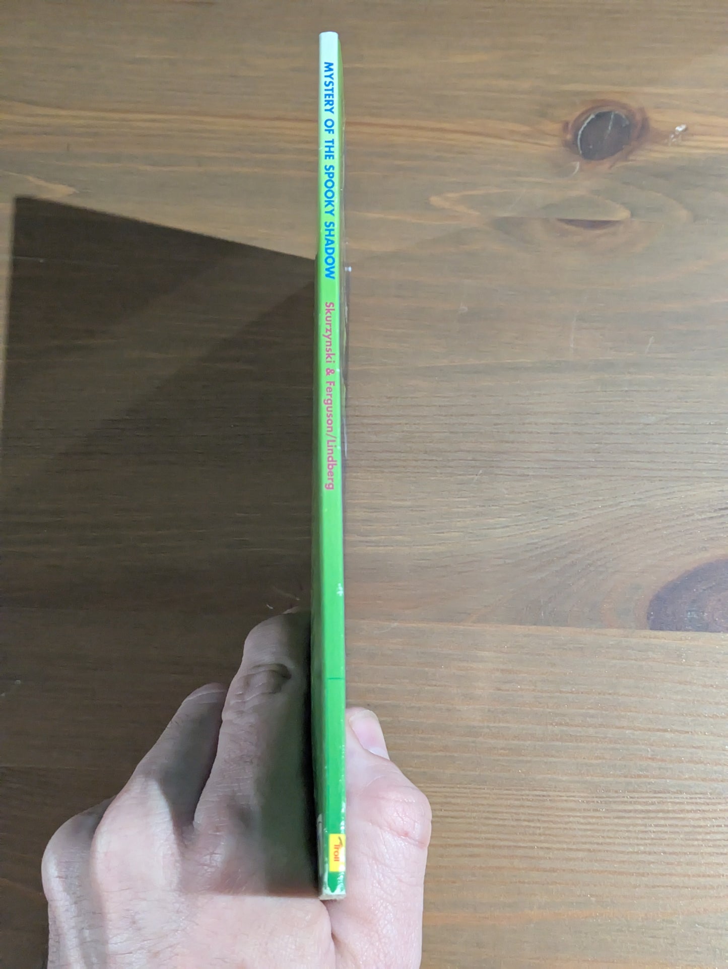 Mystery of the Spooky Shadow (Mystery Solvers) by Gloria Skurzynski, Alane Ferguson