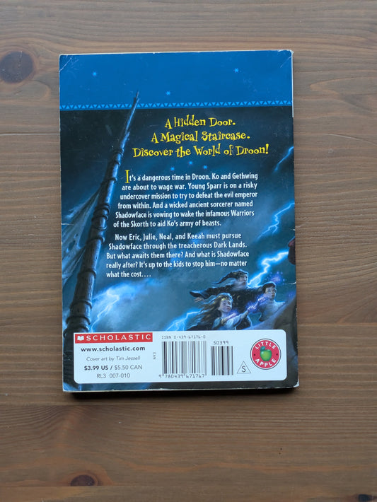 In the Shadow of Goll (The Secrets of Droon #28) by Tony Abbott - Paperback