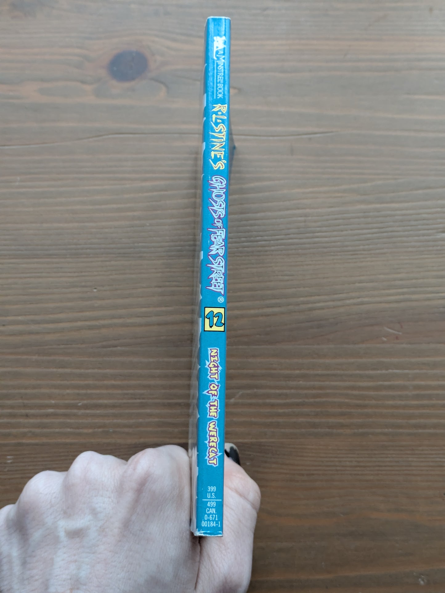 Night of the Werecat (Ghosts of Fear Street #12) R.L. Stine