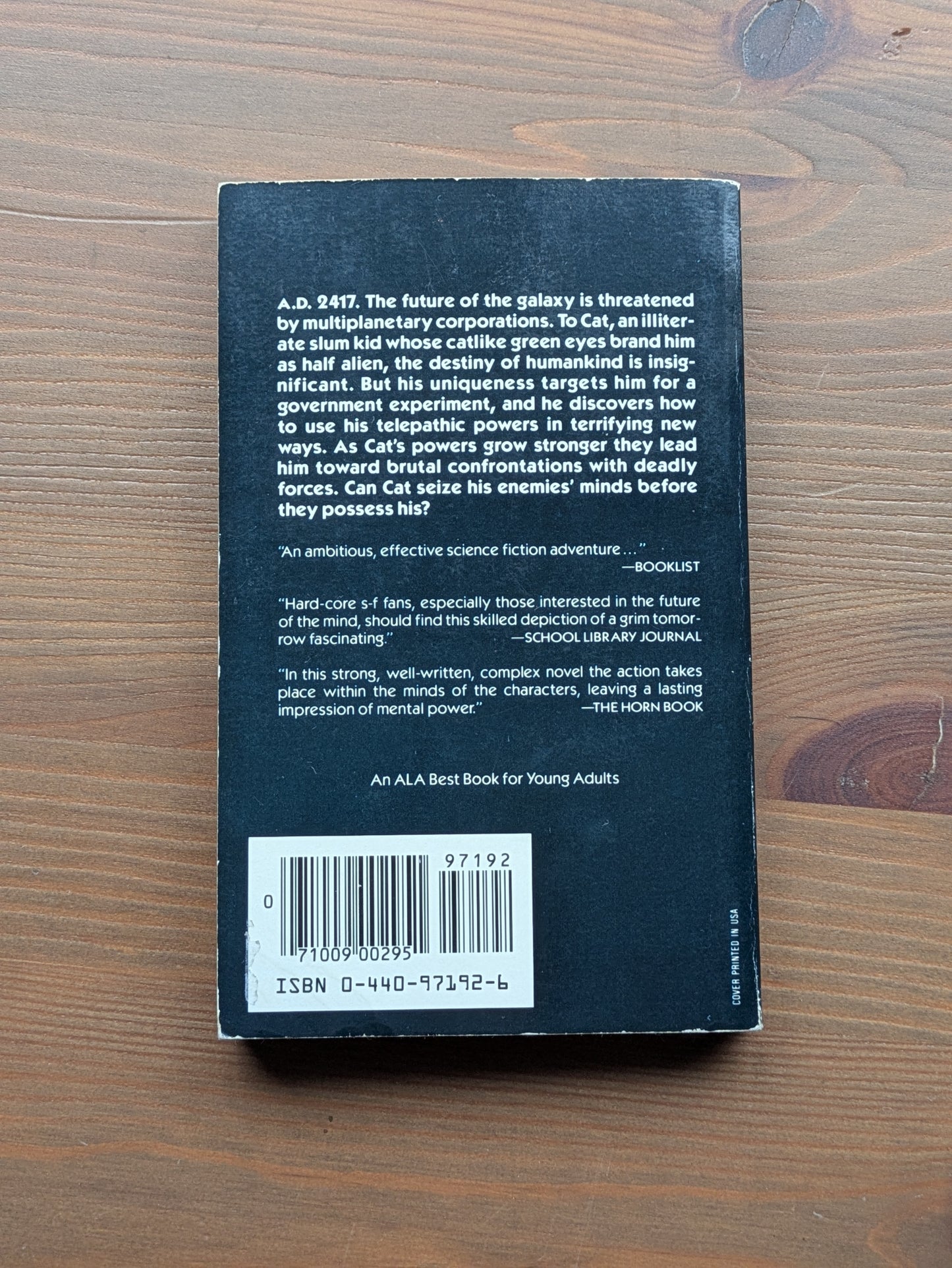 Psion (Cat #1) by Joan D. Vinge - Vintage Paperback