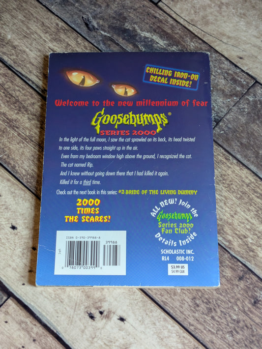 Cry of the Cat (Goosebumps 2000 #1) by R.L. Stine - Vintage Paperback
