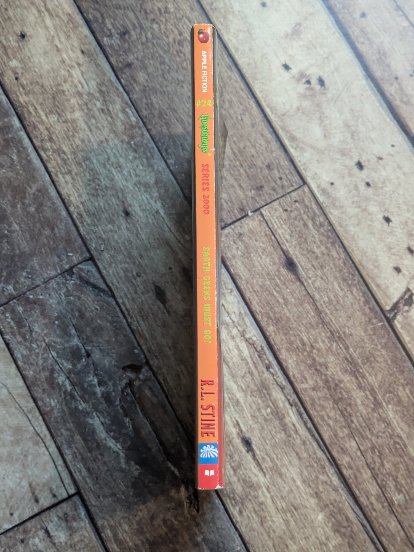 Earth Geeks Must Go! (Goosebumps Series 2000 #24) by R.L. Stine - Vintage Book