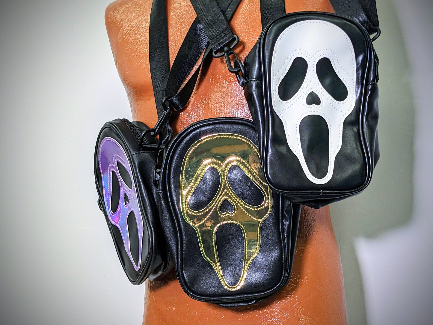 GHOST FACE Scary Movie Vegan Leather Crossbody Shoulder Bag, Vintage Retro Style Screaming Face Trendy Zipper Bag, Casual Purse, Halloween - Asylum Books