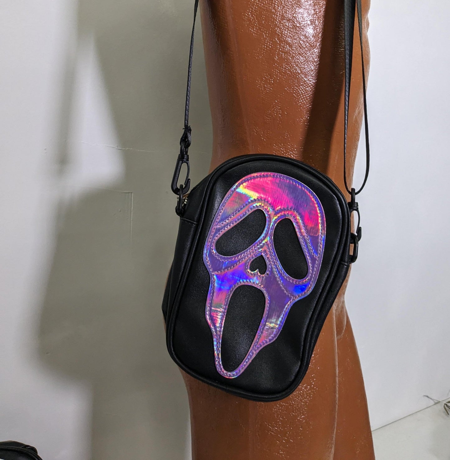 GHOST FACE Scary Movie Vegan Leather Crossbody Shoulder Bag, Vintage Retro Style Screaming Face Trendy Zipper Bag, Casual Purse, Halloween - Asylum Books