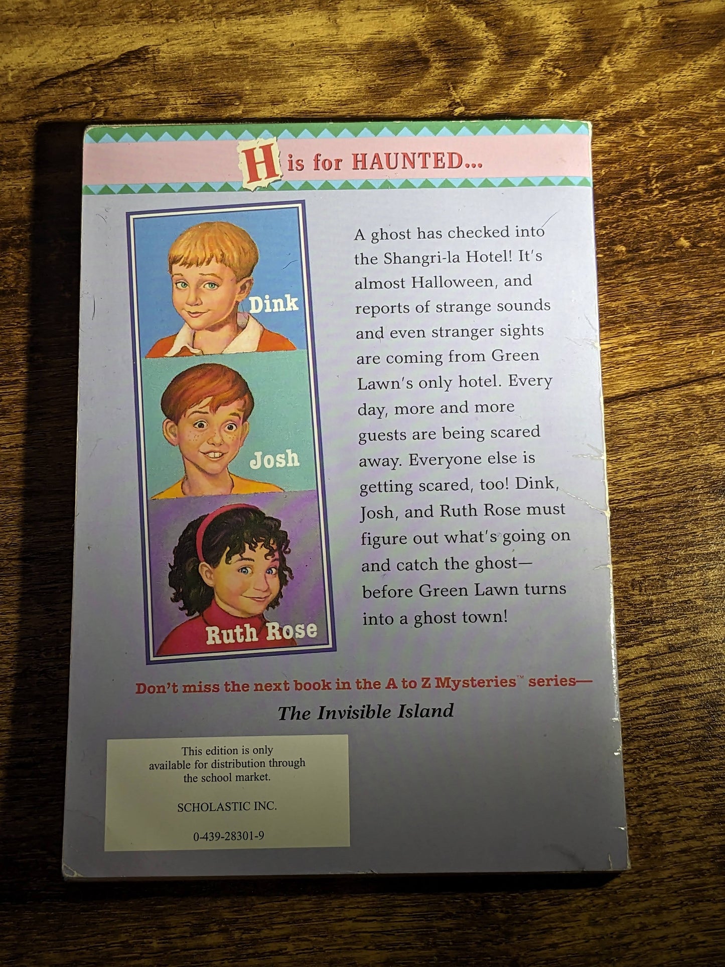 Haunted Hotel, The (A to Z Mysteries) by Ron Roy - Asylum Books