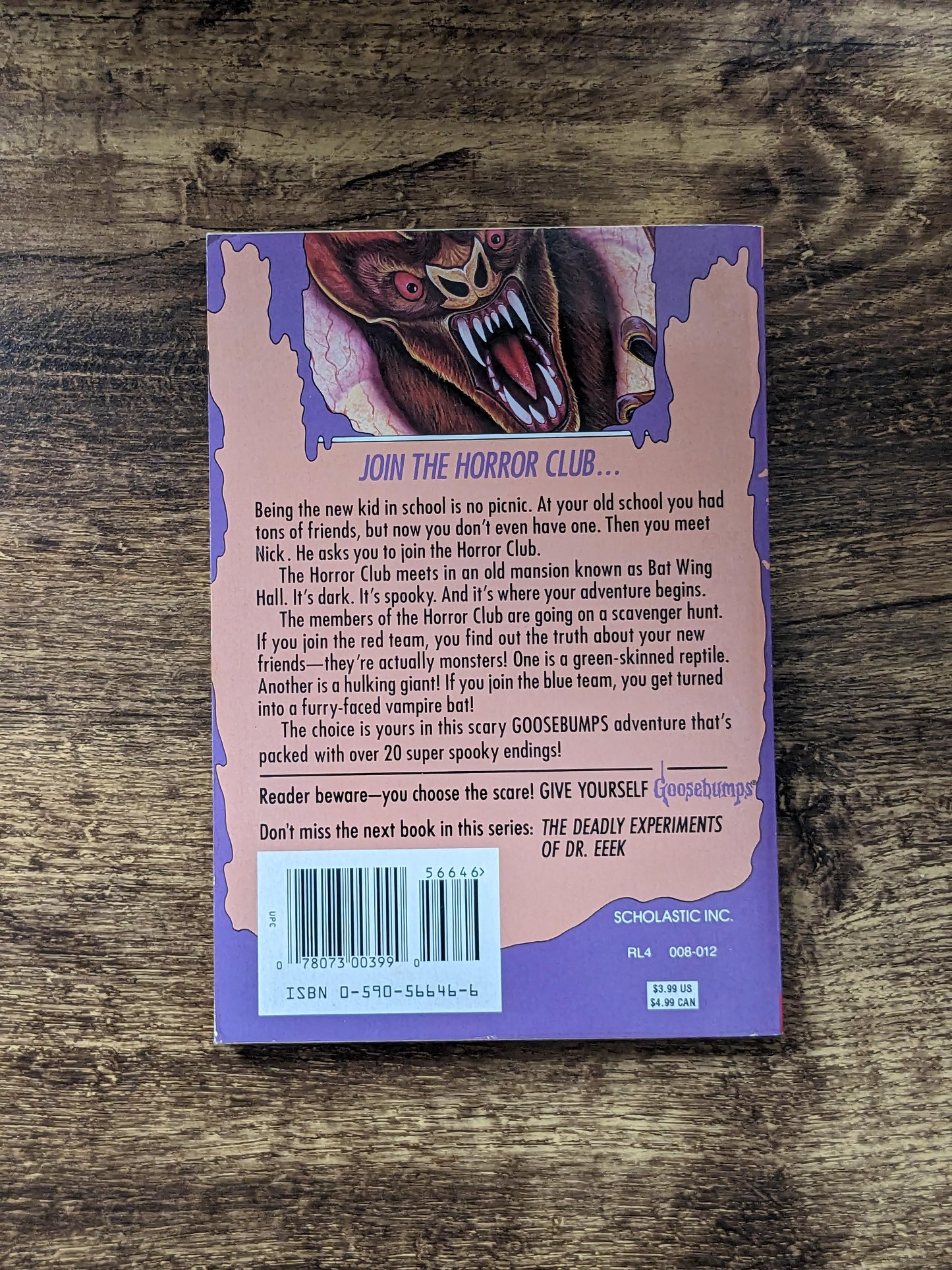 Trapped in Bat Wing Hall (Give Yourself Goosebumps #3) by R.L. Stine