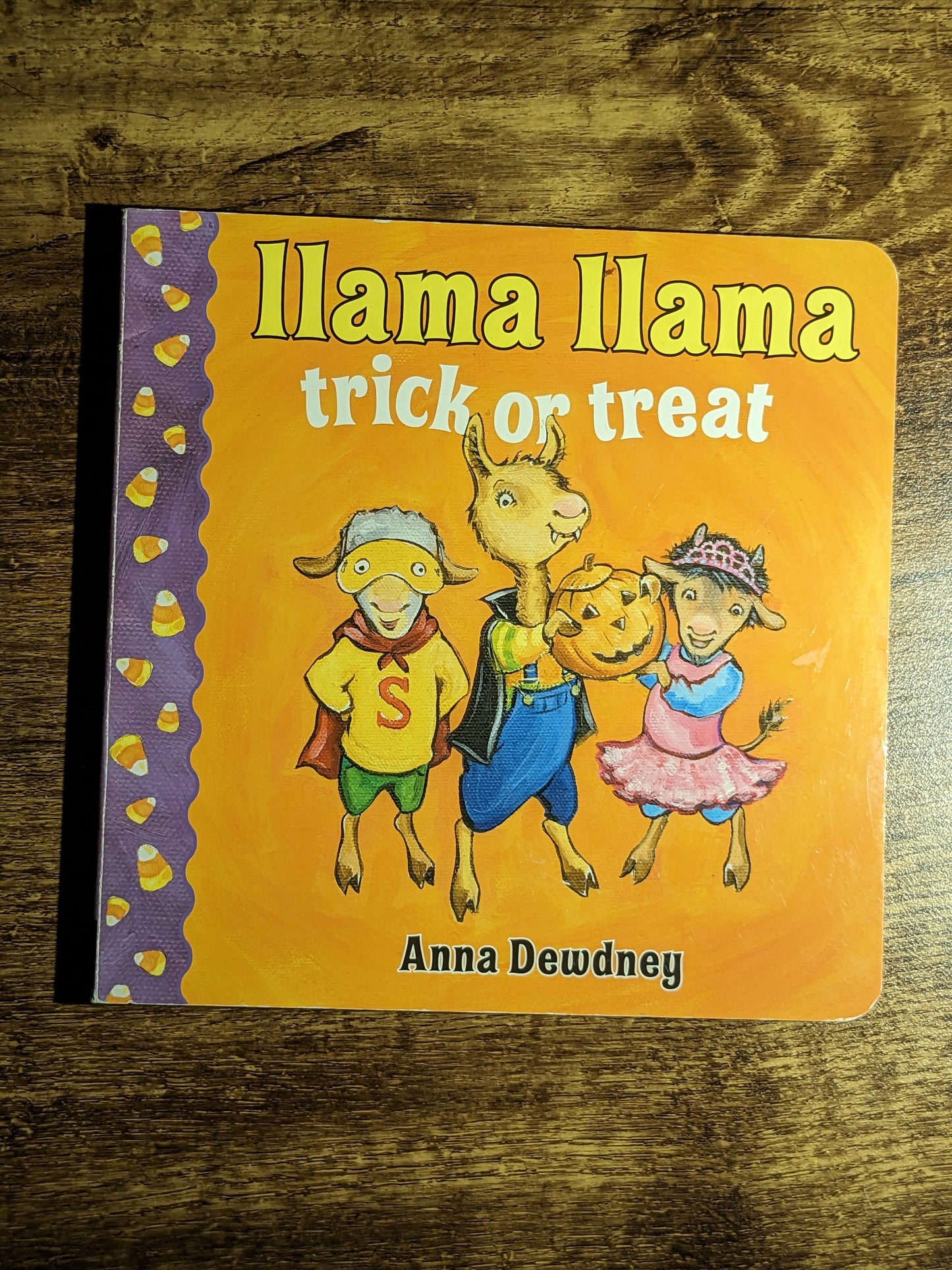 Llama Llama: Trick or Treat (Board Book) by Anna Dewdny