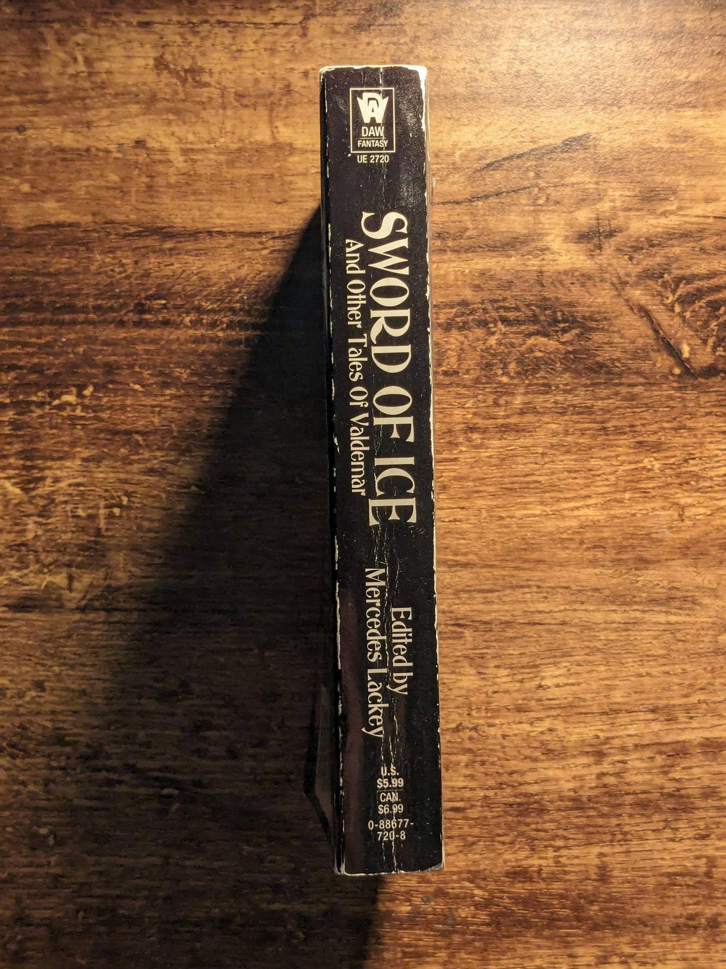 Sword of Ice and Other Tales of Valdemar (Vintage Paperback Anthology)