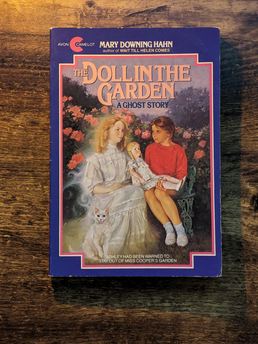 Doll in the Garden: A Ghost Story (Vintage Paperback) by Mary Downing Hahn