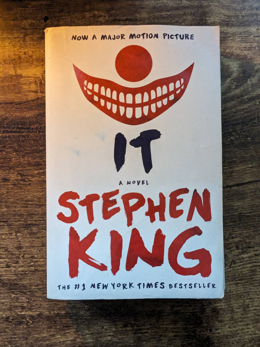 IT: A Novel (Trade Paperback) by Stephen King