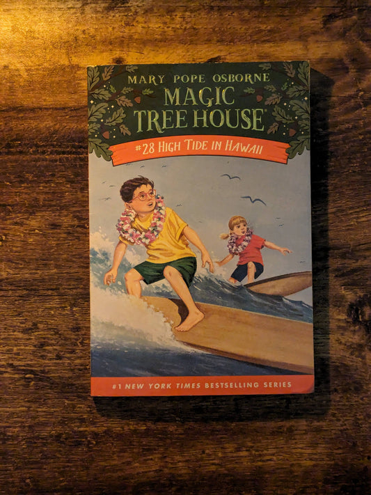 High Tide in Hawaii (Magic Tree House #28) by Mary Pope Osborne - Paperback