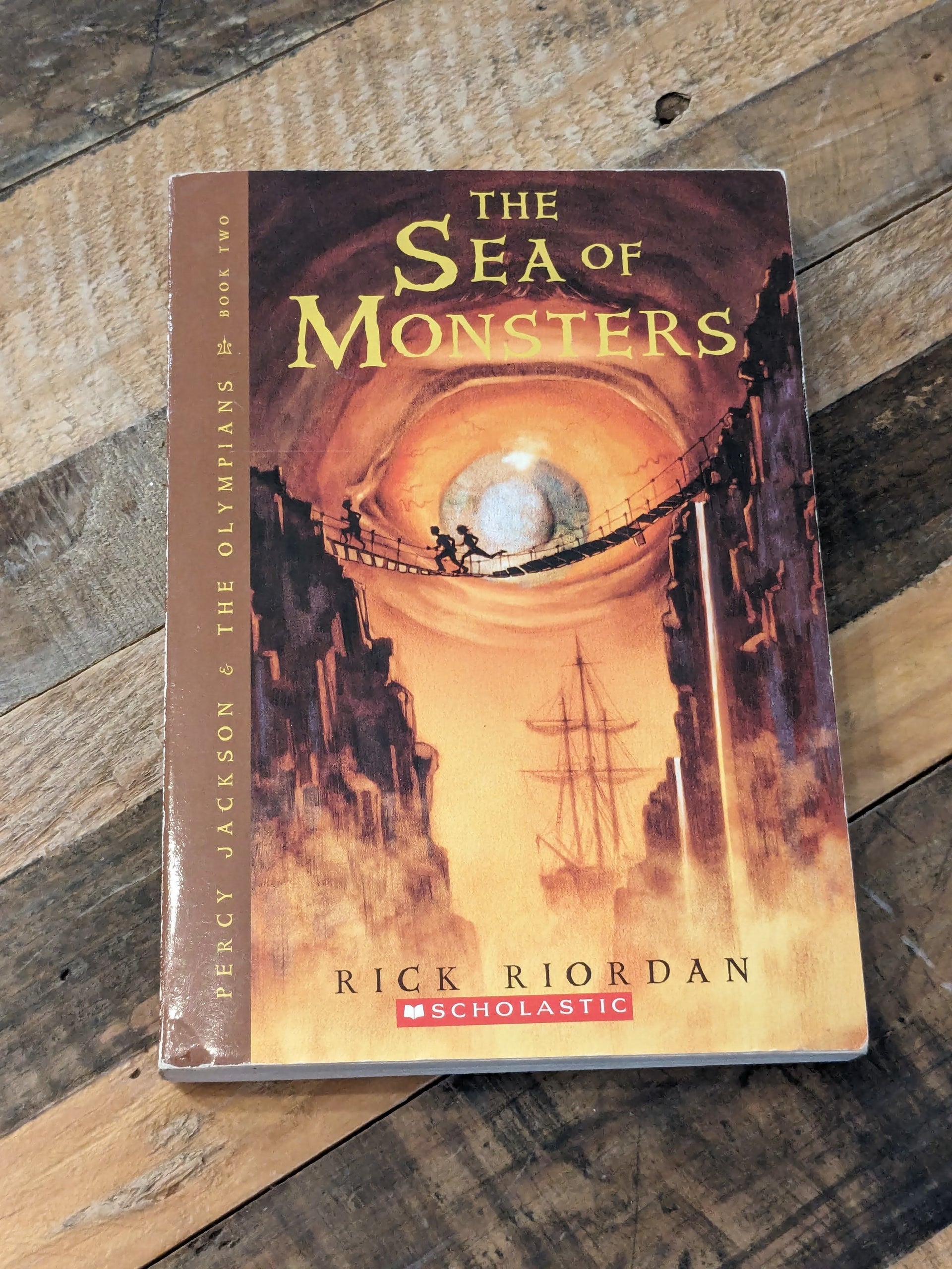 Review on Percy Jackson: The Sea of Monsters (Book 2) by Rick Riordan, image size:1920x2560