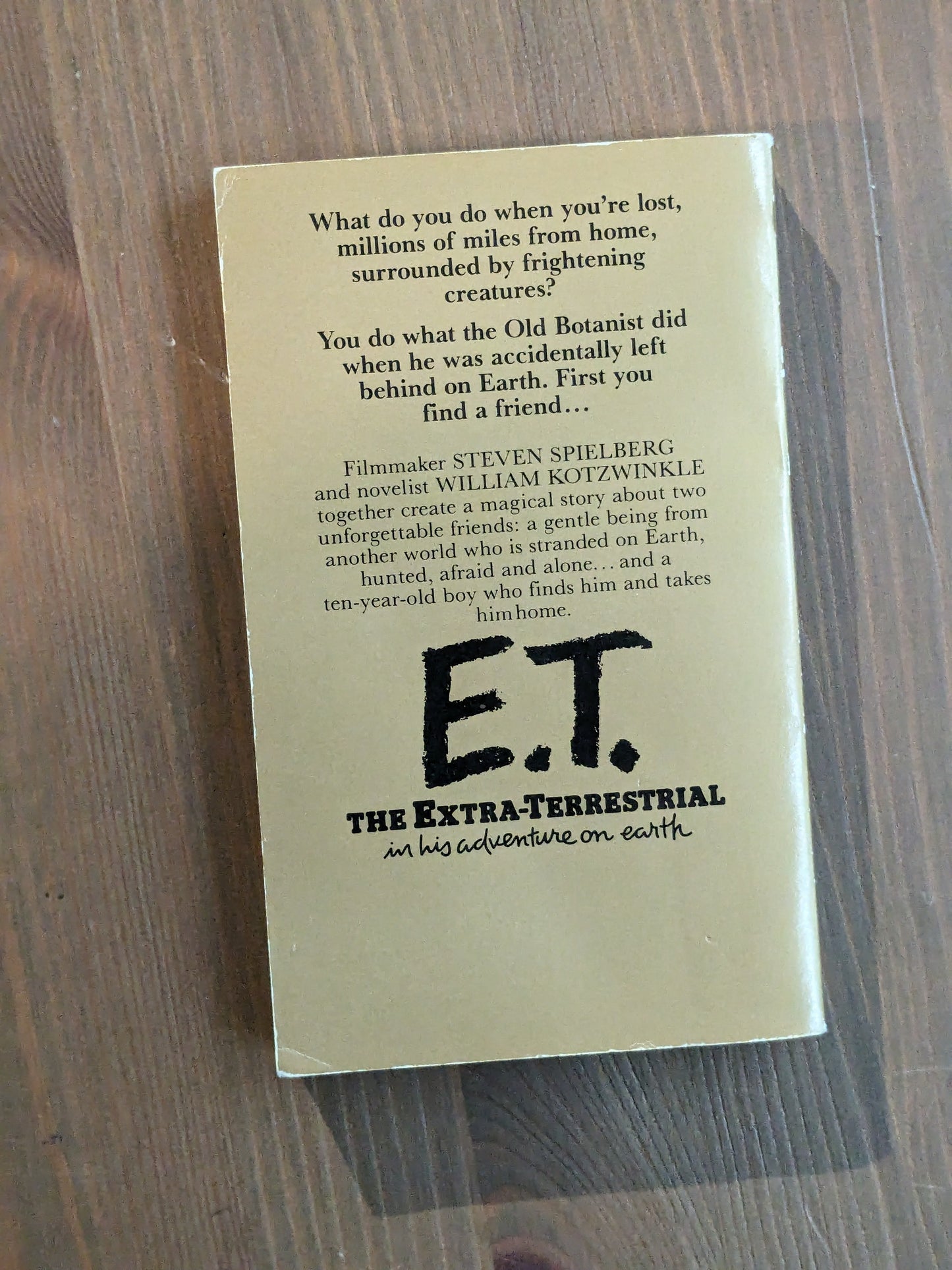 E.T. the Extra-Terrestrial in His Adventure on Earth (Vintage Paperback) by William Kotzwinkle