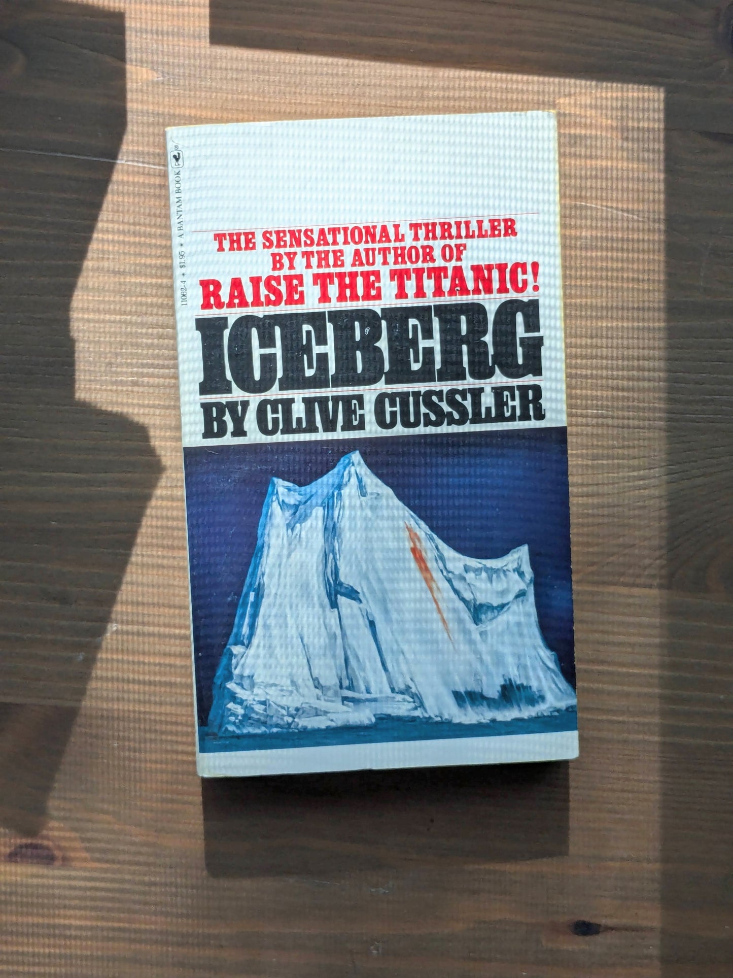 Iceberg (Vintage Paperback) by Clive Cussler