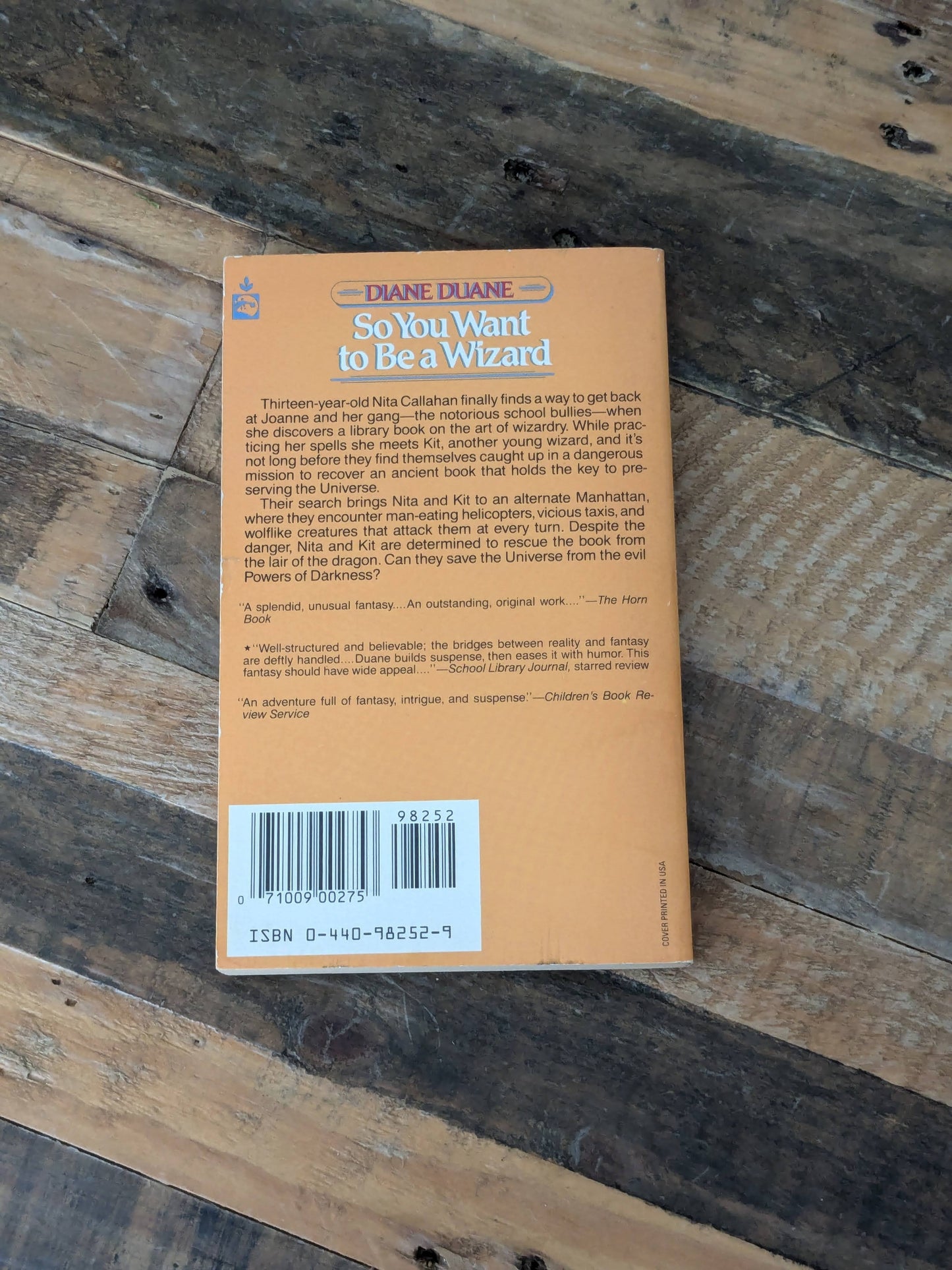 So You Want to Be a Wizard (Young Wizards #1) by Diane Duane - Vintage Paperback