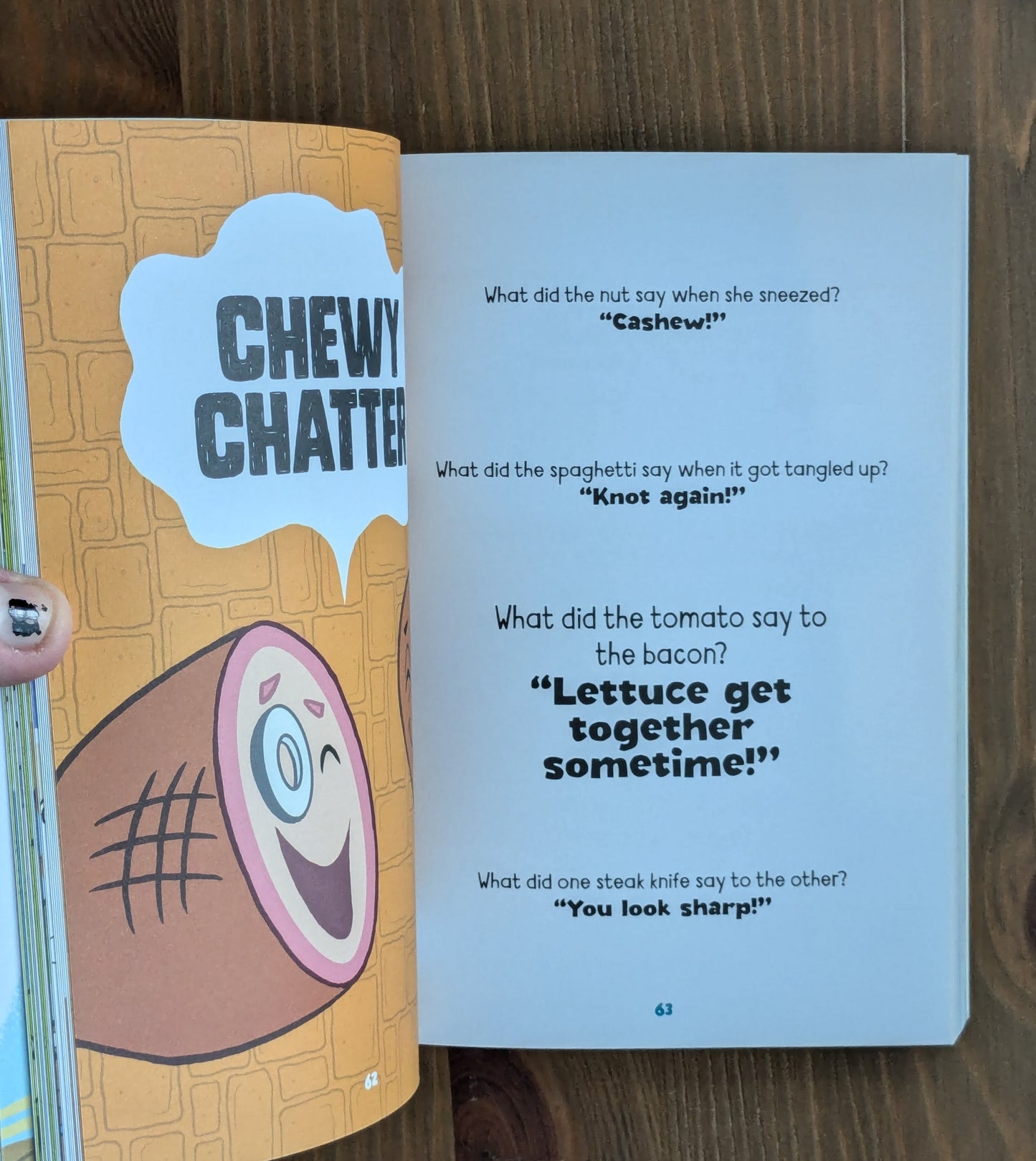 Scooby-Doo's Laugh-Out-Loud Jokes! (Vintage Paperback) by Michael Dahl, Scott Jeralds (Illustrator)