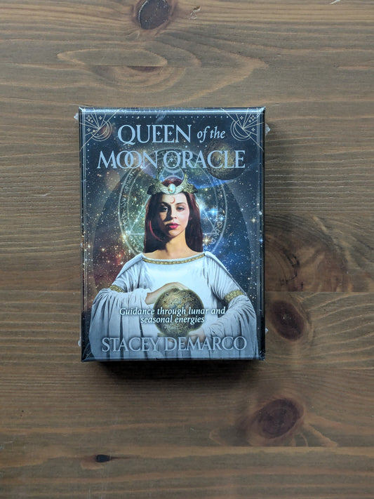 Queen of the Moon Oracle: Guidance through Lunar and Seasonal Energies (44 Full-Color Cards and 120-Page Guidebook)