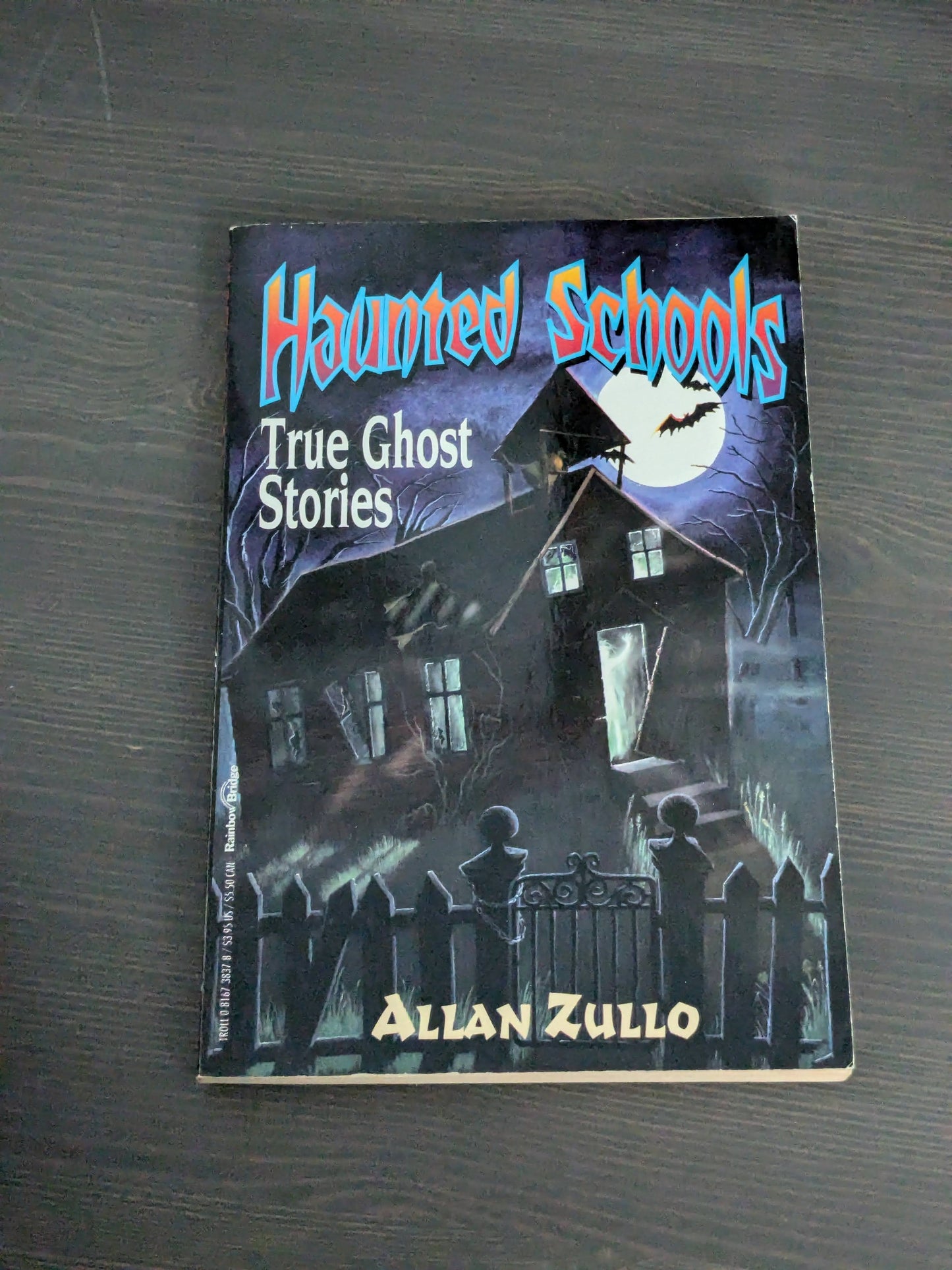 Haunted Schools (Vintage Paperback) by Allan Zullo