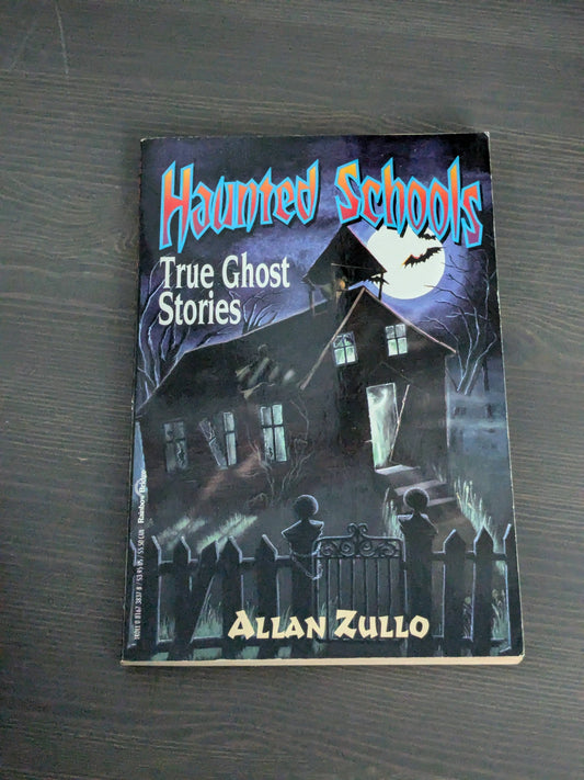 Haunted Schools (Vintage Paperback) by Allan Zullo