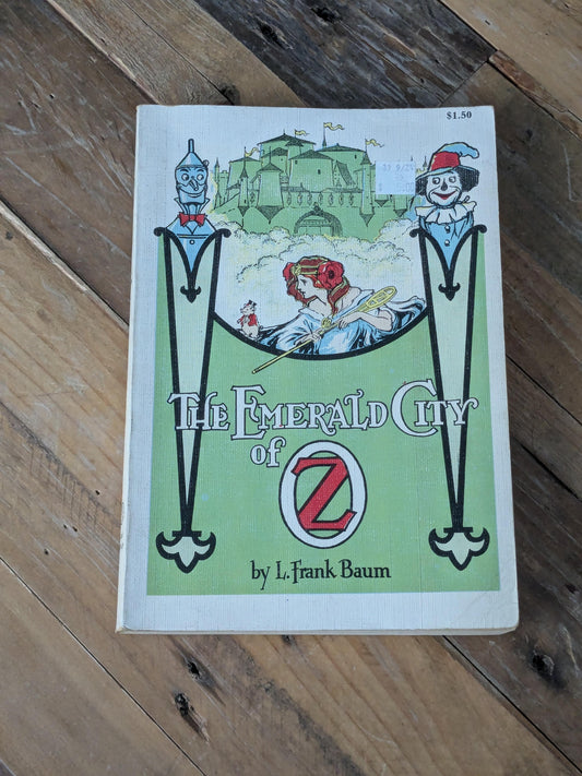 Emerald City of Oz, The (Wizard of Oz #6) by L. Frank Baum - Vintage Paperback