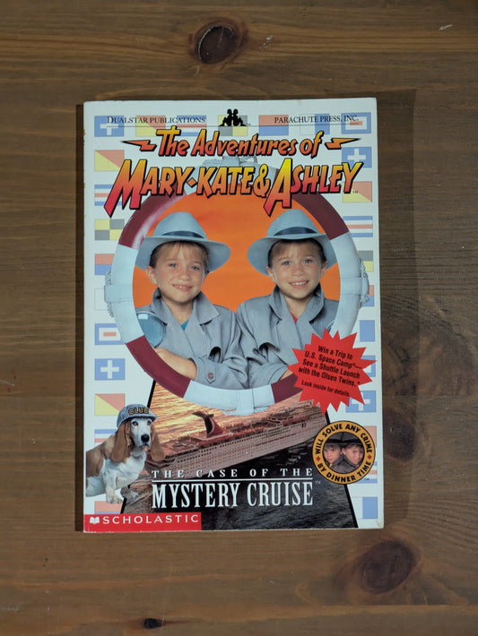 Case of the Mystery Cruise, The (Adventures of Mary-Kate and Ashley #2) by Carol Thompson - Vintage Paperback
