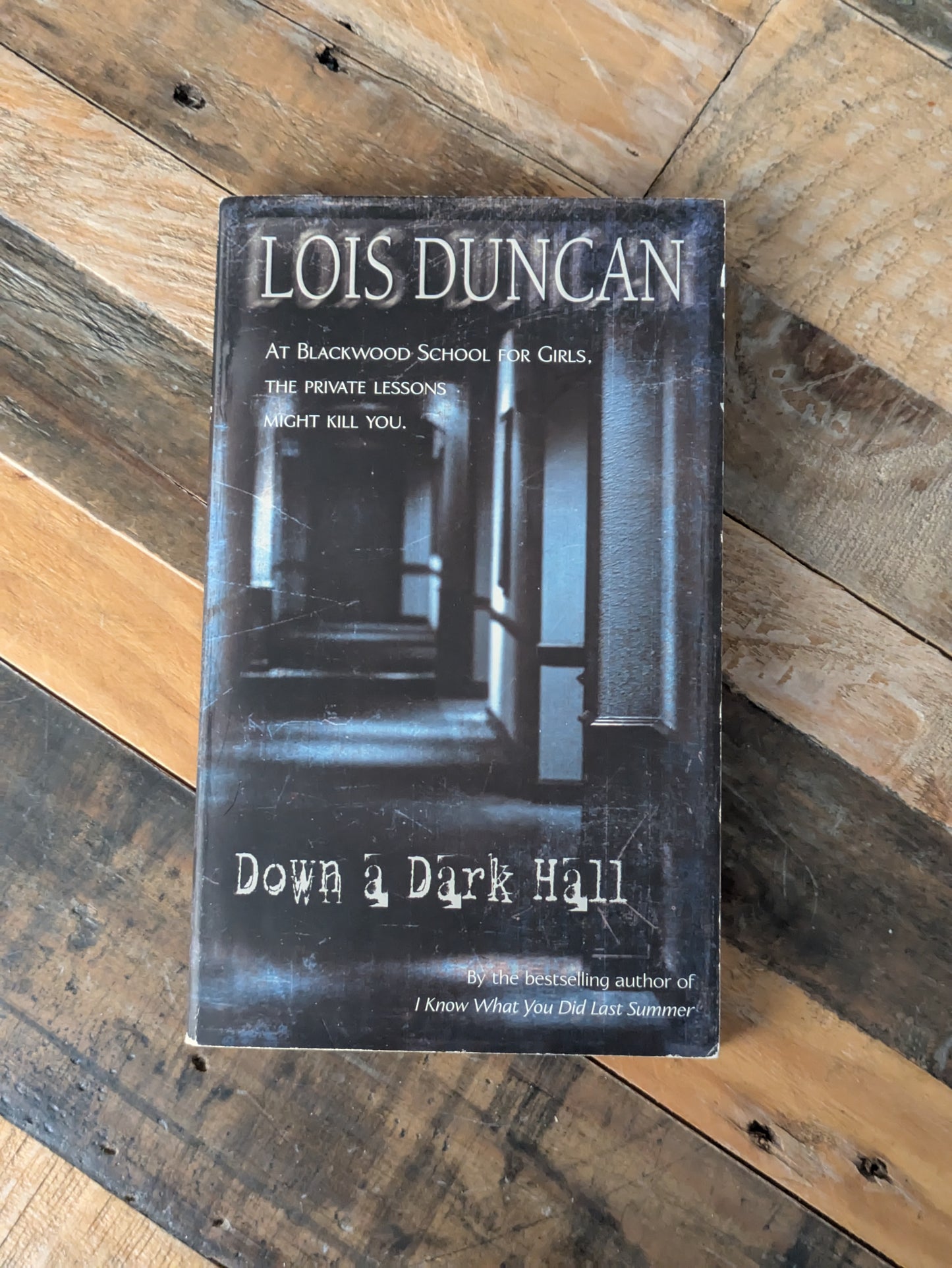 Down a Dark Hall (Vintage Paperback) by Lois Duncan