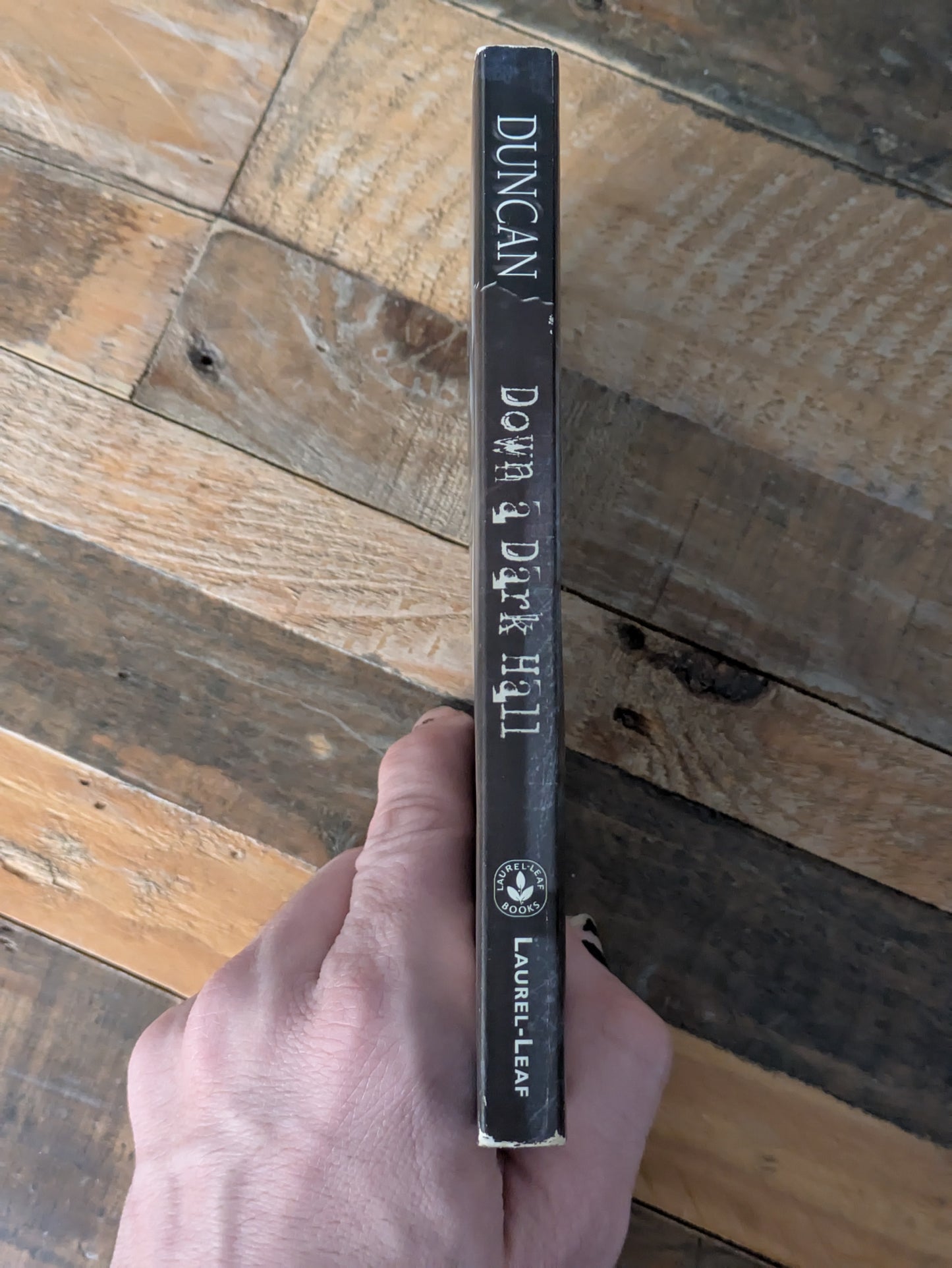 Down a Dark Hall (Vintage Paperback) by Lois Duncan