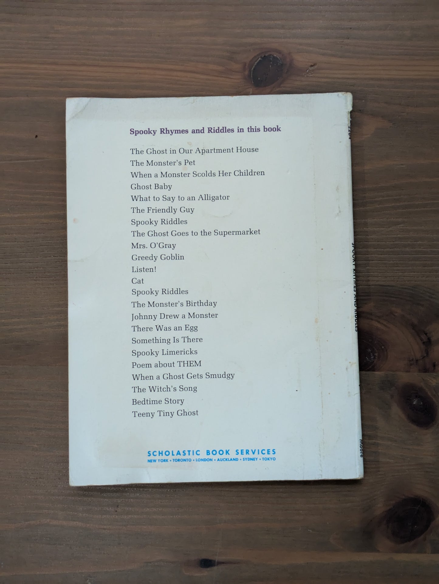 Spooky Rhymes and Riddles (Vintage Paperback) by Lilian Moore, Ib Ohlsson (Illustrator)