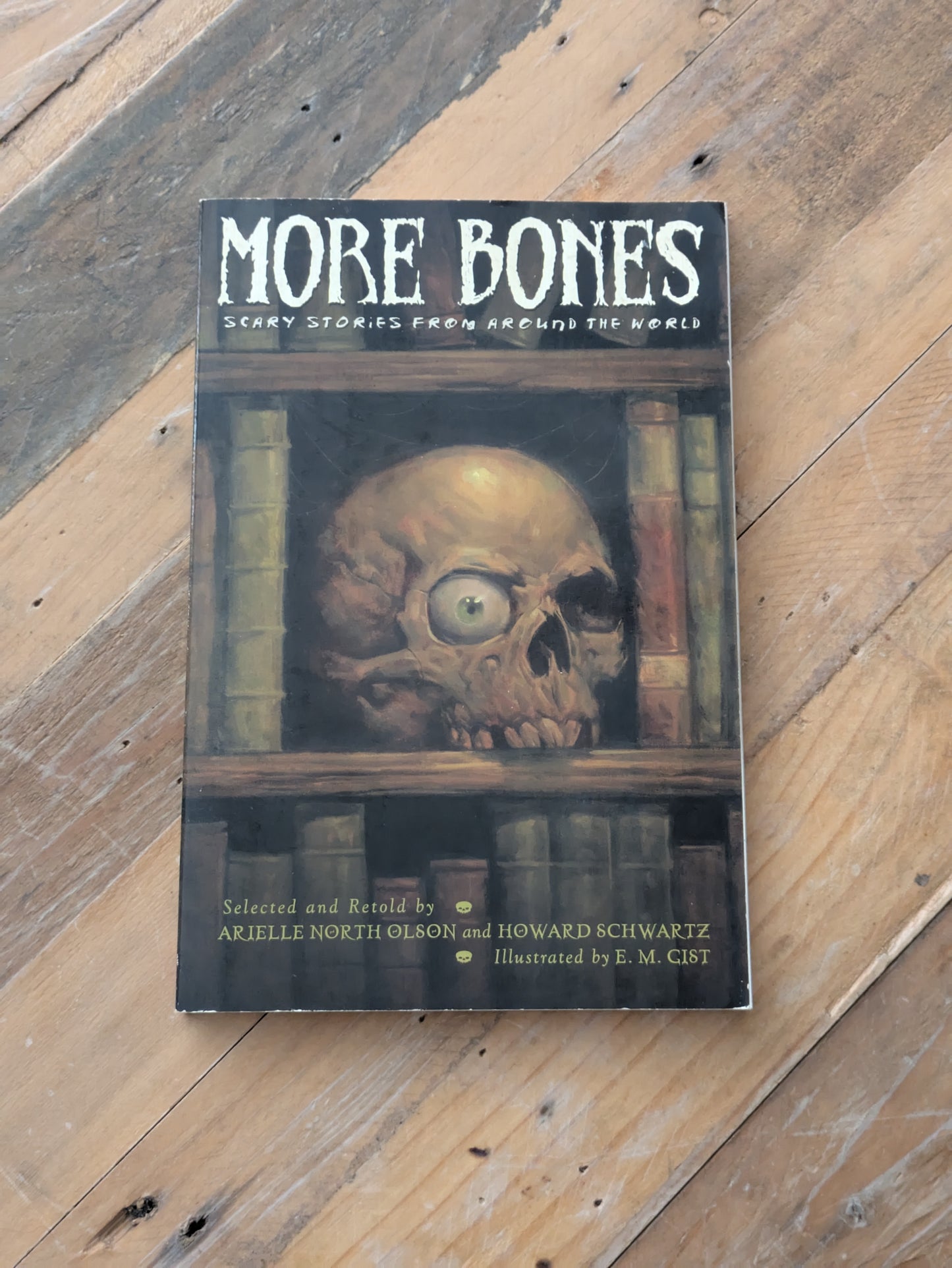 More Bones (Ask the Bones #2) by Arielle North Olson - Vintage Paperback