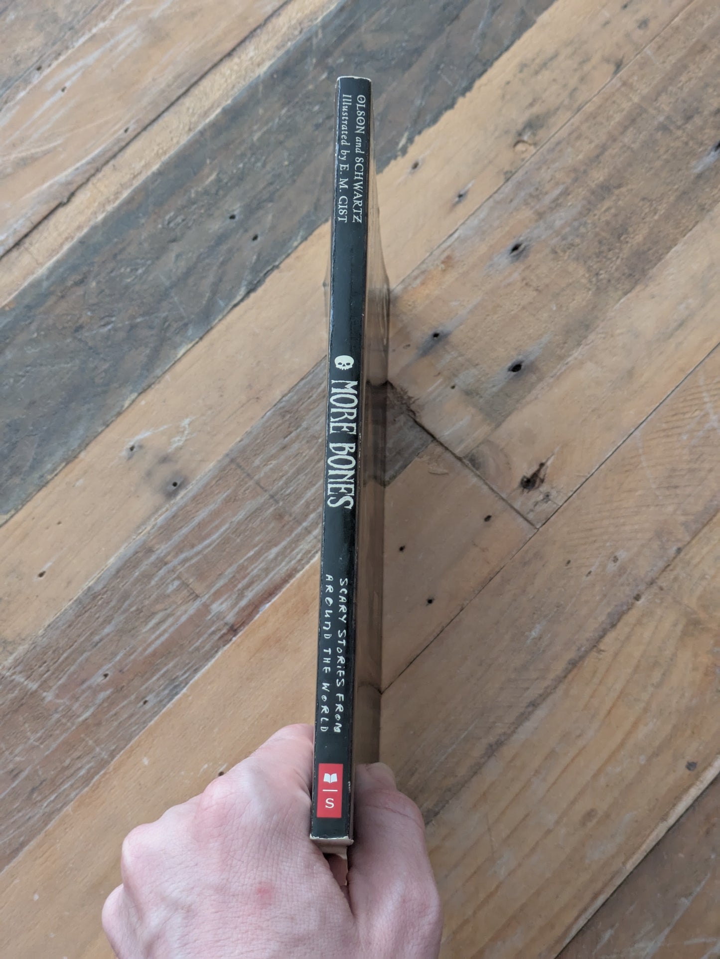 More Bones (Ask the Bones #2) by Arielle North Olson - Vintage Paperback