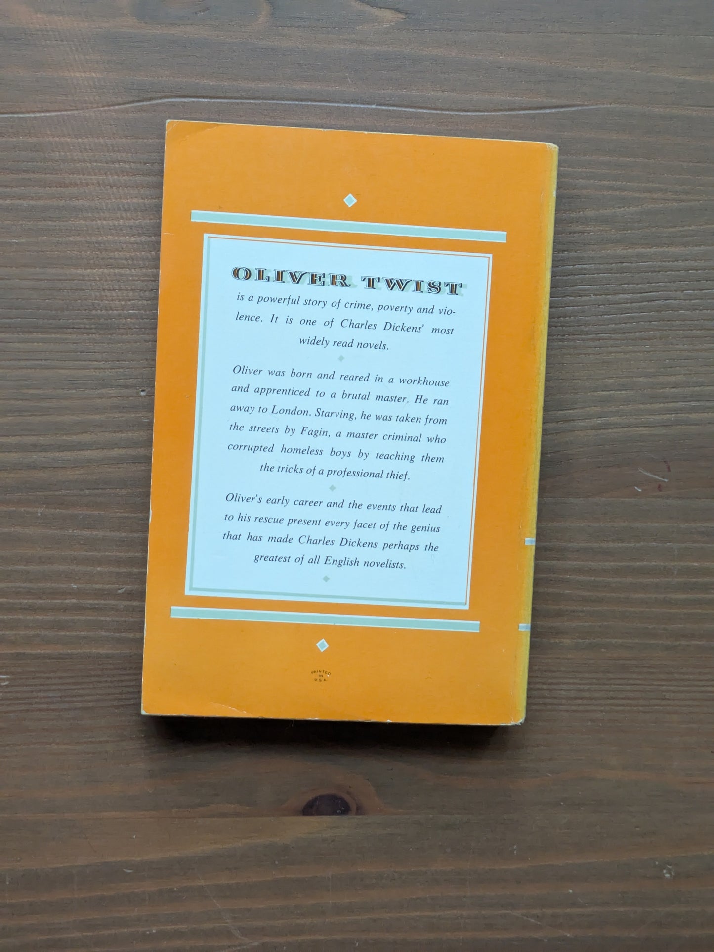 Oliver Twist (Vintage Paperback) by Charles Dickens