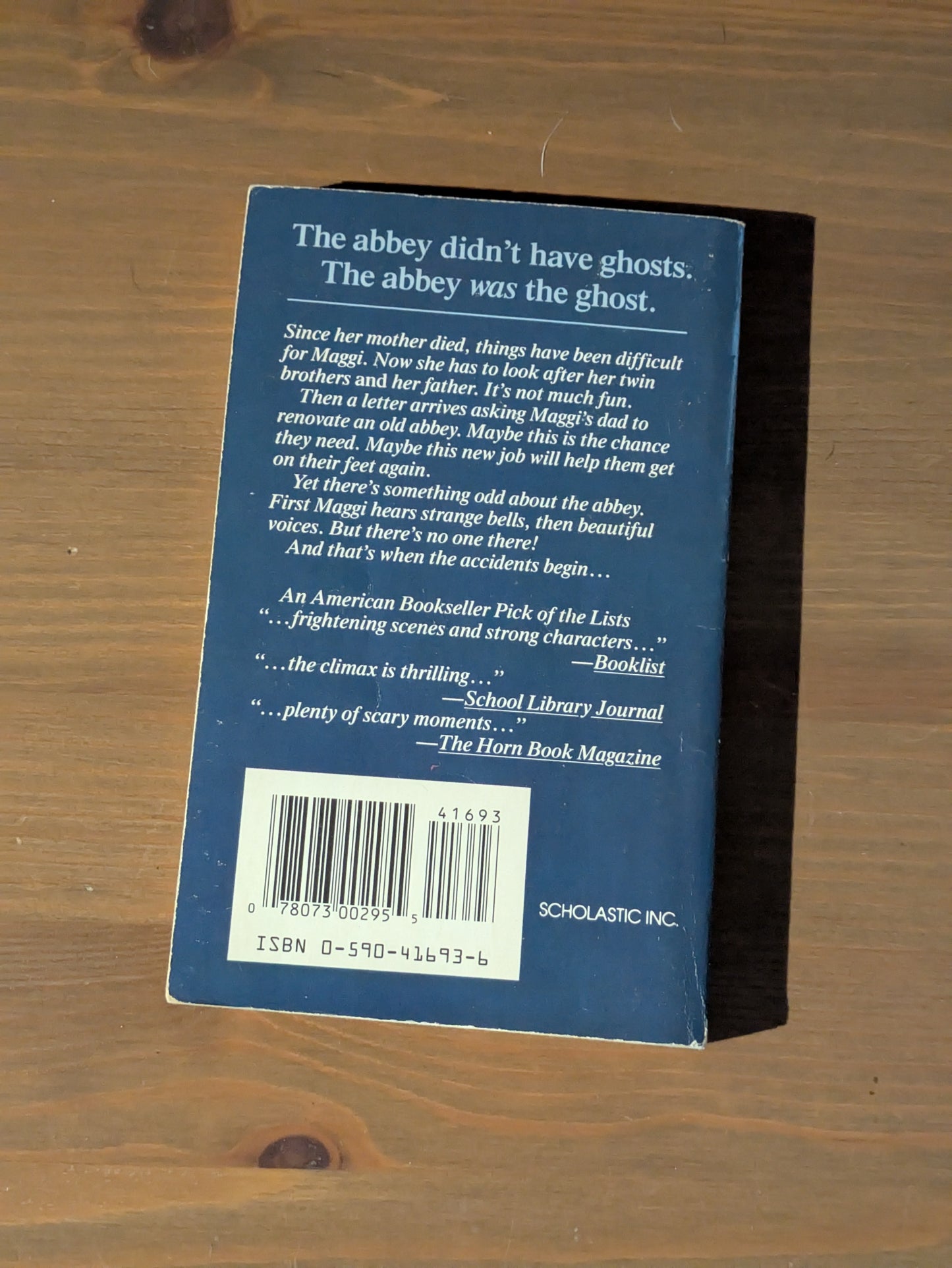 Ghost Abbey (Point Fiction) by Robert Westall - Vintage Paperback