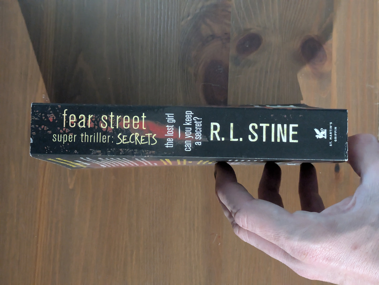 Secrets (The Lost Girl / Can You Keep a Secret?) Fear Street Super Thriller by R.L. Stine