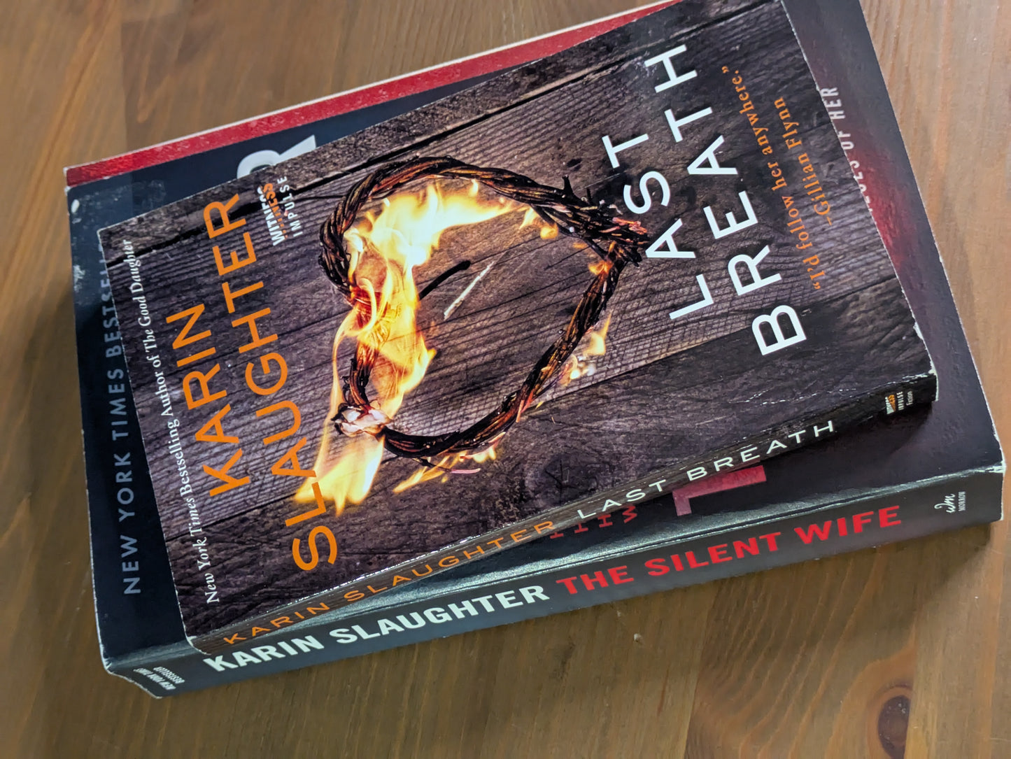 Karin Slaughter Thriller Set: Last Breath (Good Daughter) & Silent Wife (Will Trent) - Paperbacks