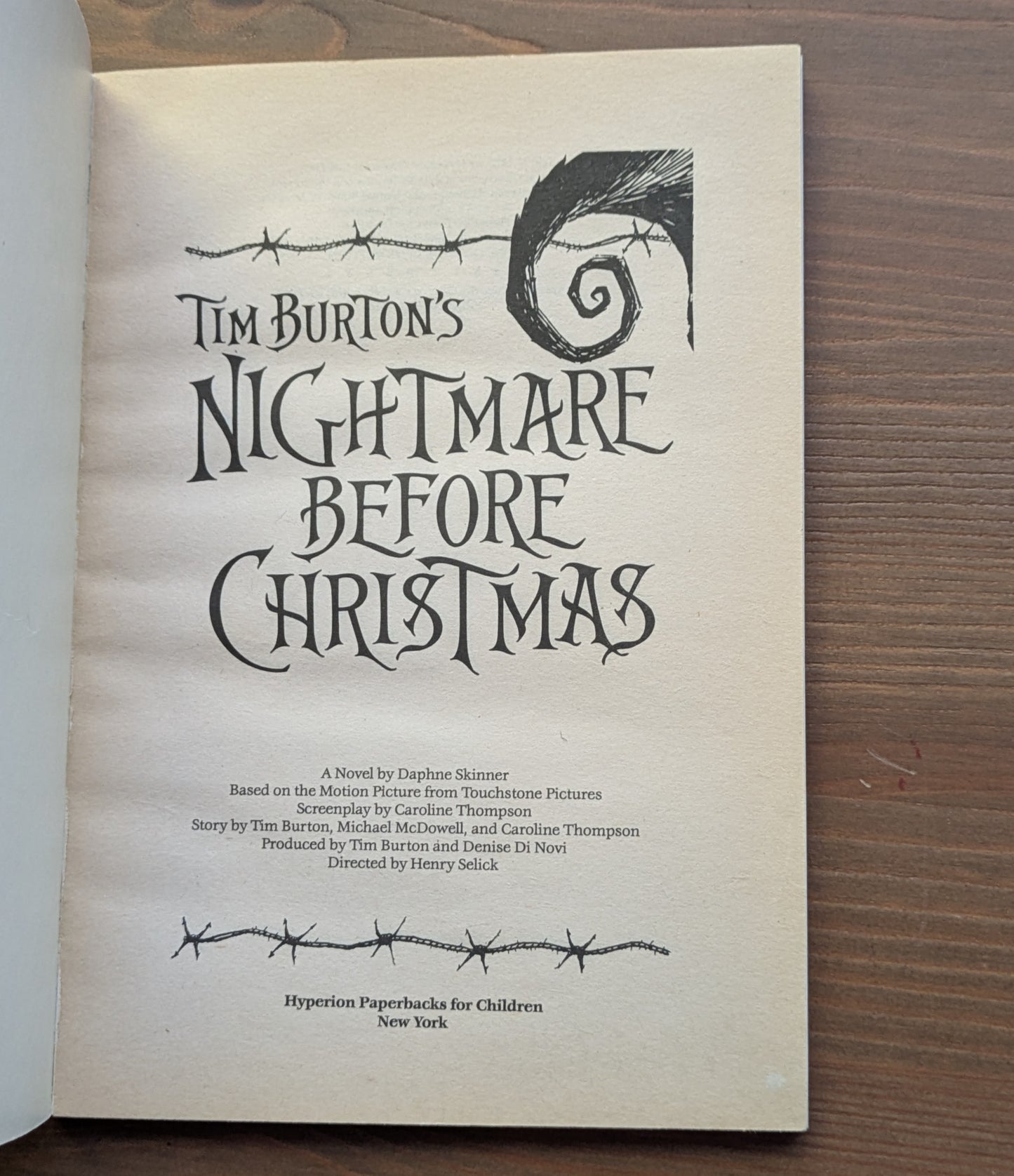Tim Burton's The Nightmare Before Christmas (Vintage Paperback) by Coleen Degnan-Veness, Daphne Skinner