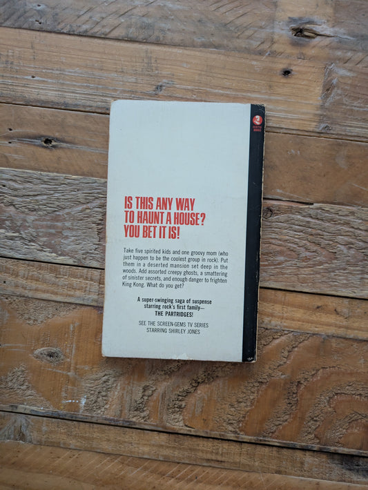 Haunted Hall, The (The Partridge Family #2) by Michael Avallone - Vintage Paperback